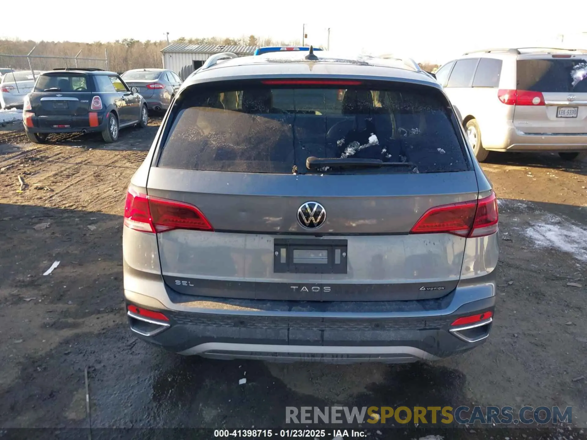 16 Photograph of a damaged car 3VVJX7B2XNM023119 VOLKSWAGEN TAOS 2022