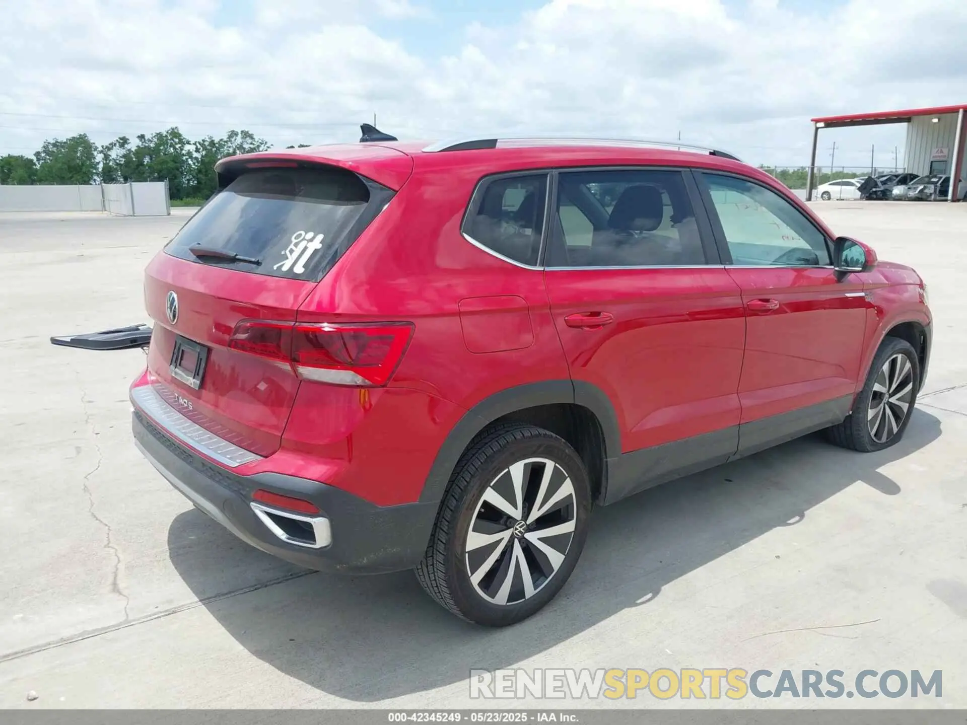 4 Фотография поврежденного автомобиля 3VVLX7B29NM038915 VOLKSWAGEN TAOS 2022