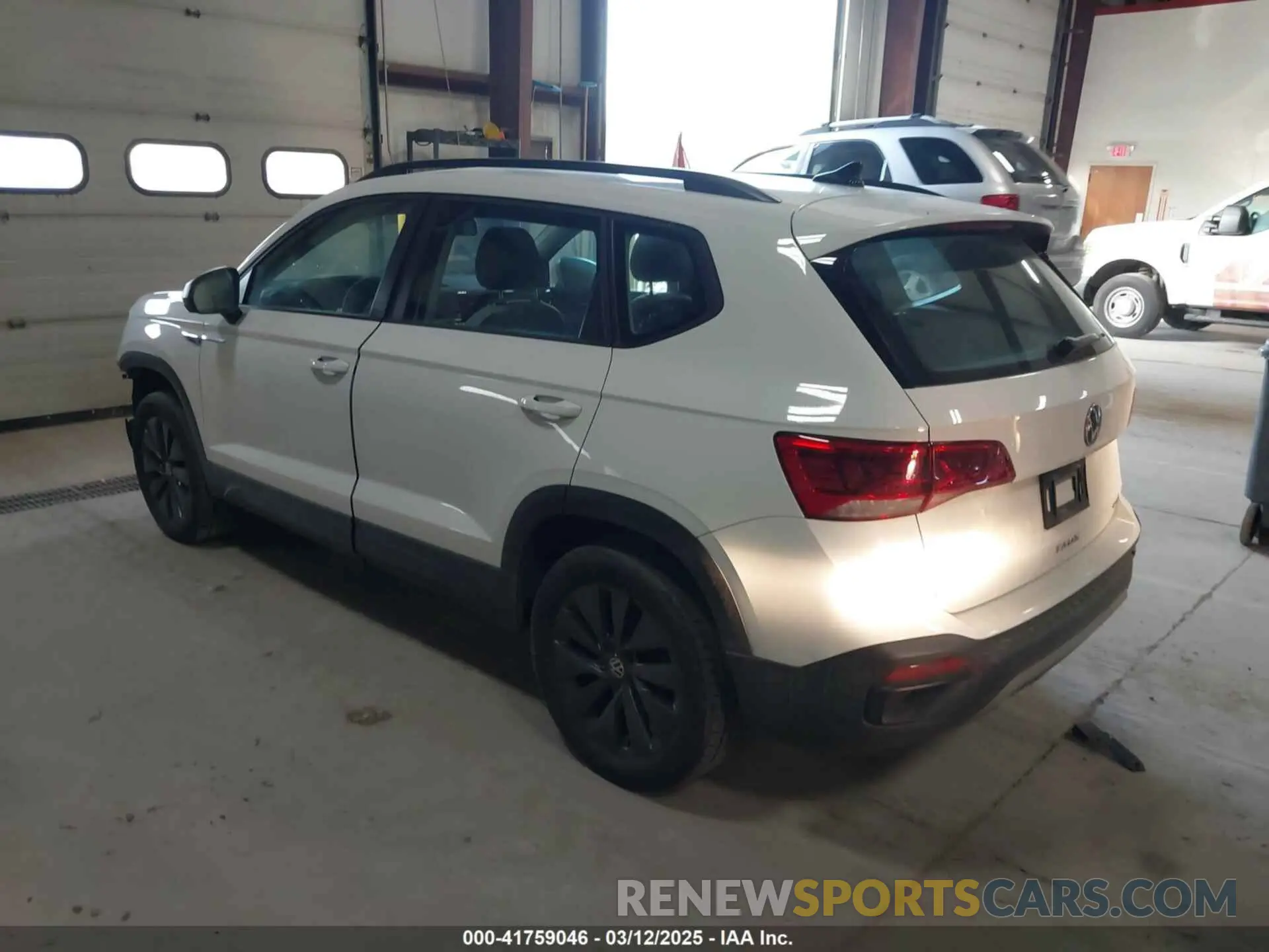 3 Фотография поврежденного автомобиля 3VVMX7B24NM036848 VOLKSWAGEN TAOS 2022