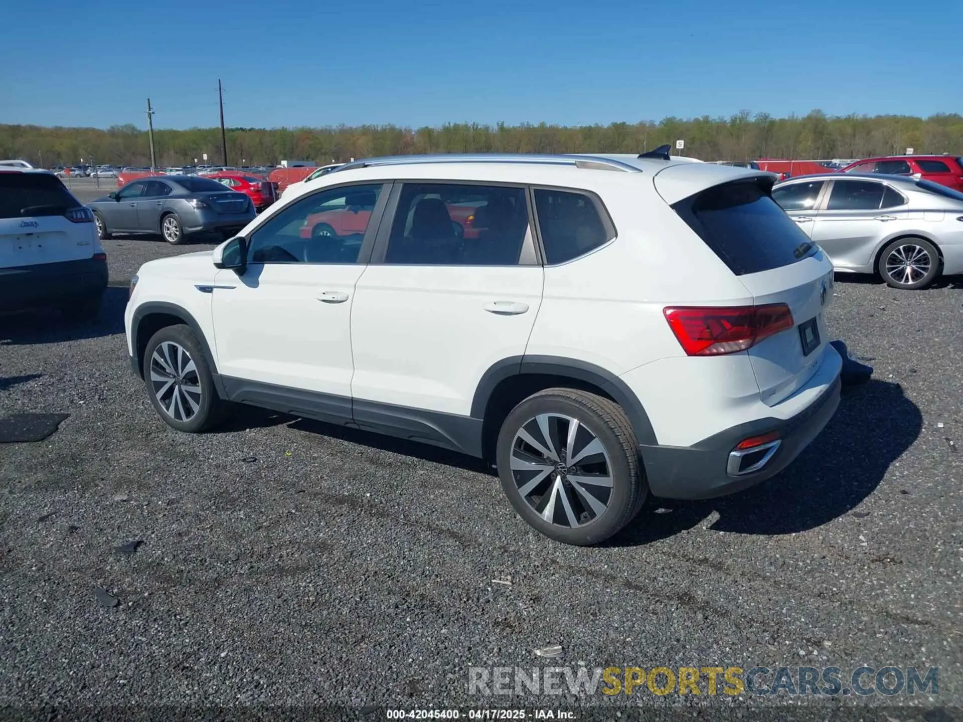 14 Фотография поврежденного автомобиля 3VVRX7B29NM069379 VOLKSWAGEN TAOS 2022