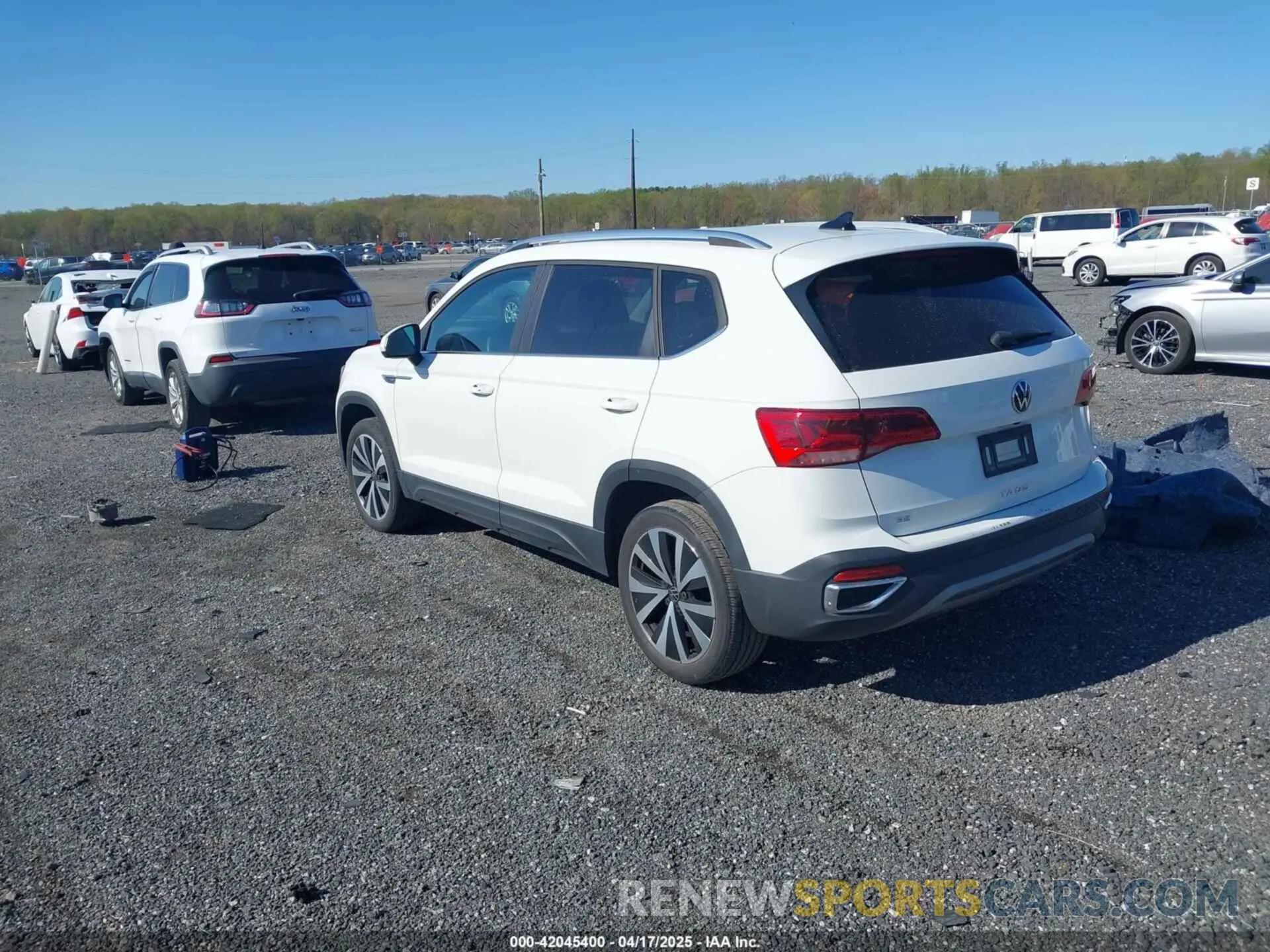 3 Фотография поврежденного автомобиля 3VVRX7B29NM069379 VOLKSWAGEN TAOS 2022