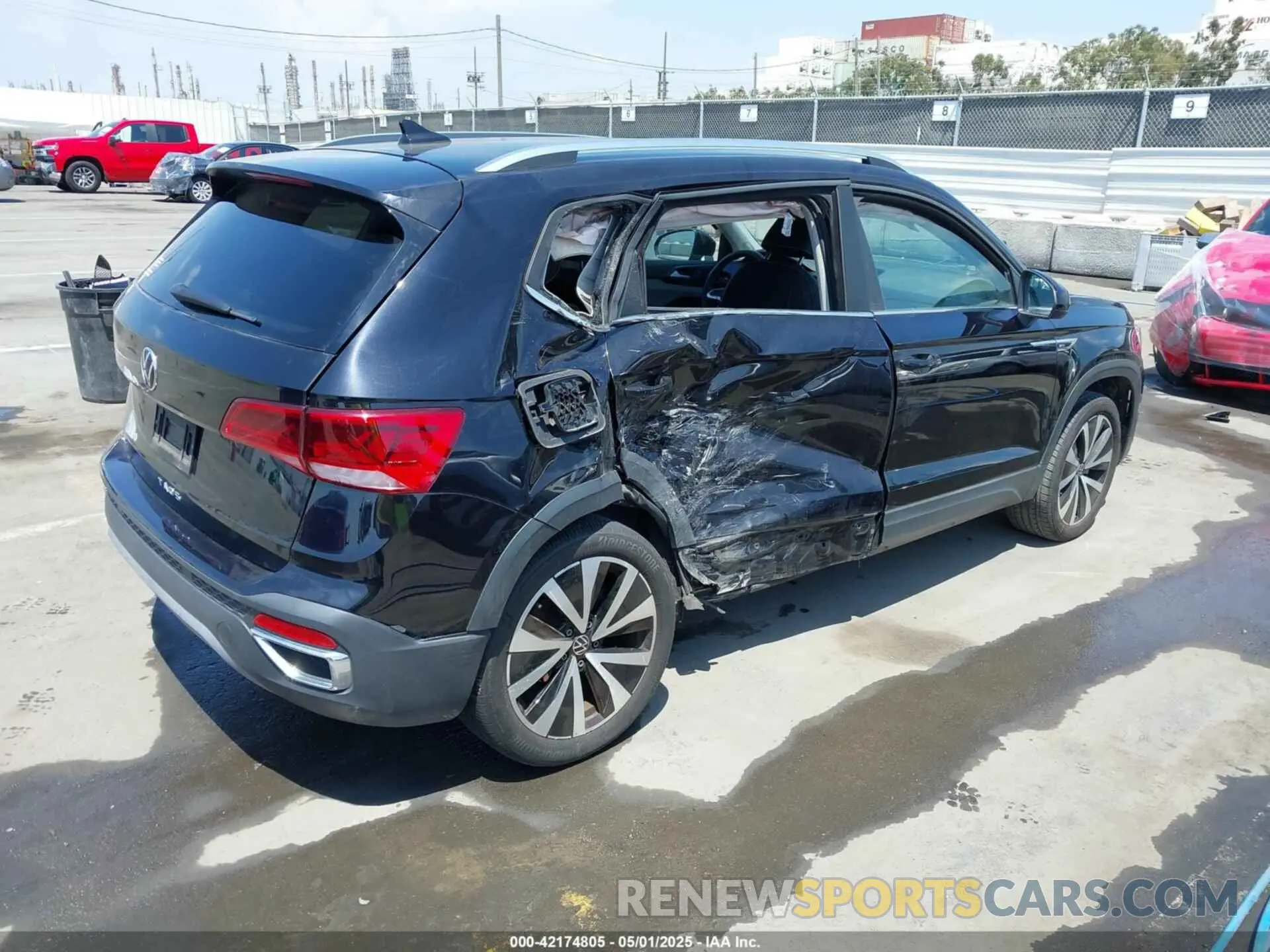 4 Фотография поврежденного автомобиля 3VVRX7B2XNM068564 VOLKSWAGEN TAOS 2022