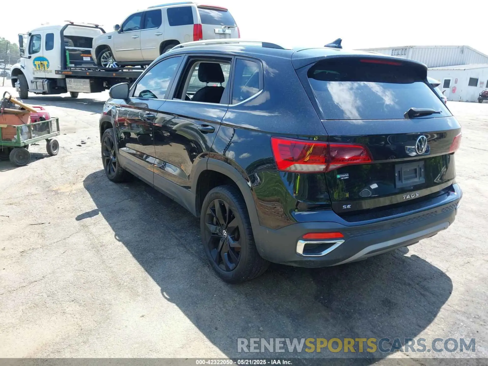 3 Photograph of a damaged car 3VVSX7B24NM094482 VOLKSWAGEN TAOS 2022