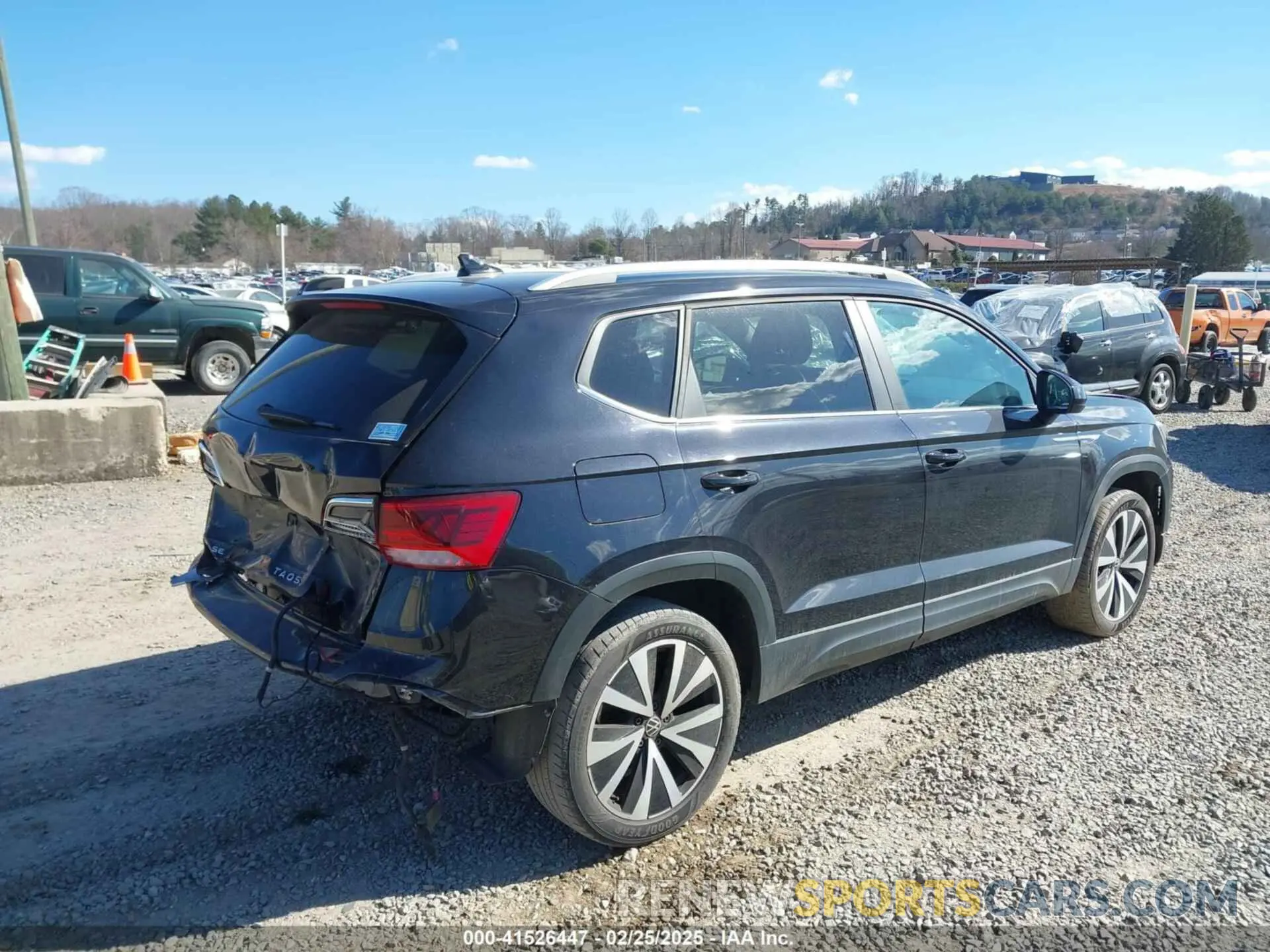 4 Фотография поврежденного автомобиля 3VVTX7B21NM012051 VOLKSWAGEN TAOS 2022