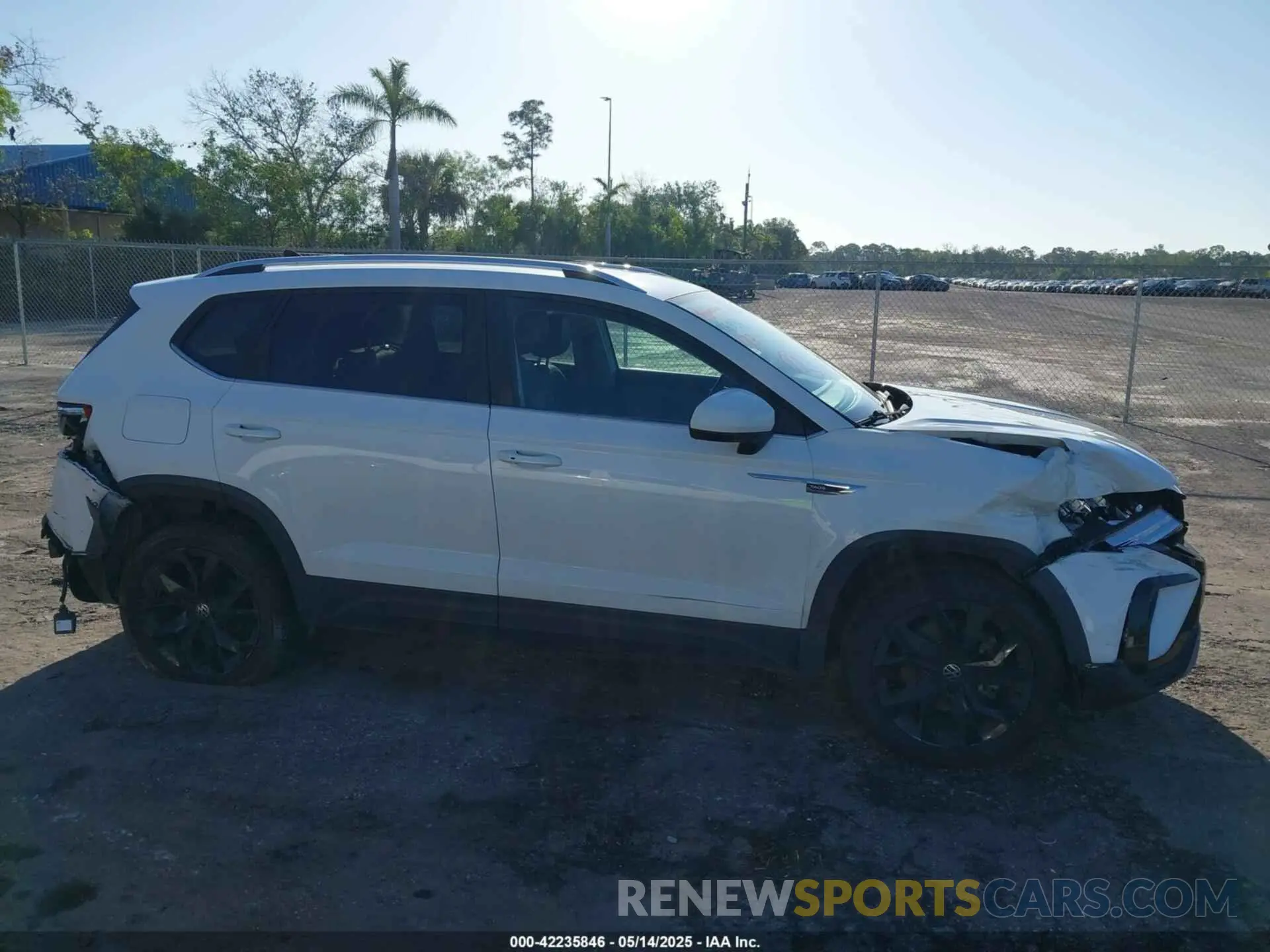 13 Photograph of a damaged car 3VVTX7B23NM007790 VOLKSWAGEN TAOS 2022
