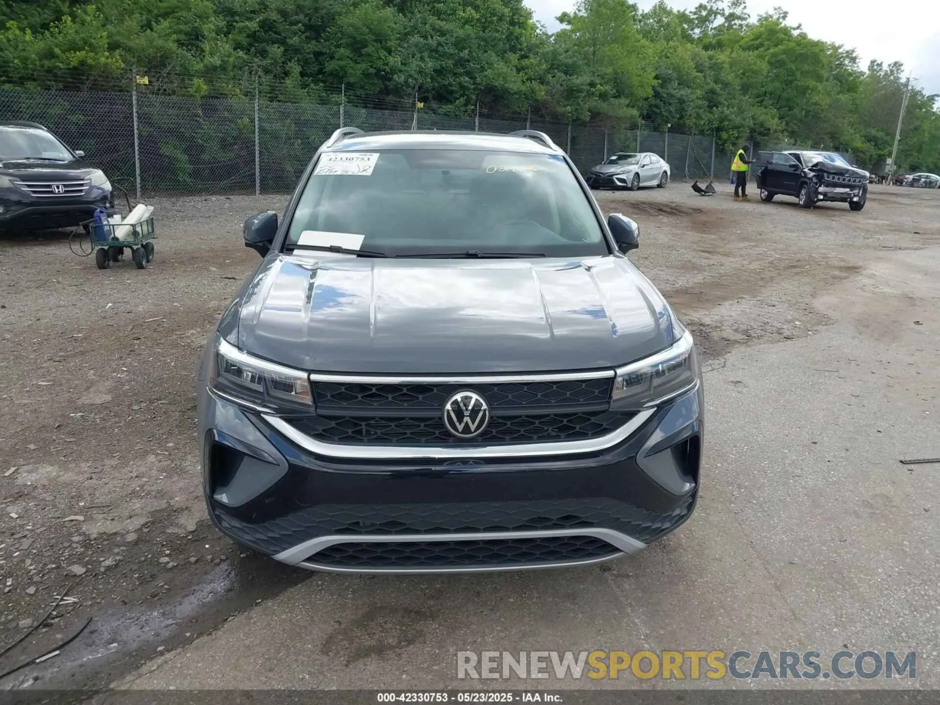 12 Photograph of a damaged car 3VVWX7B24NM027026 VOLKSWAGEN TAOS 2022