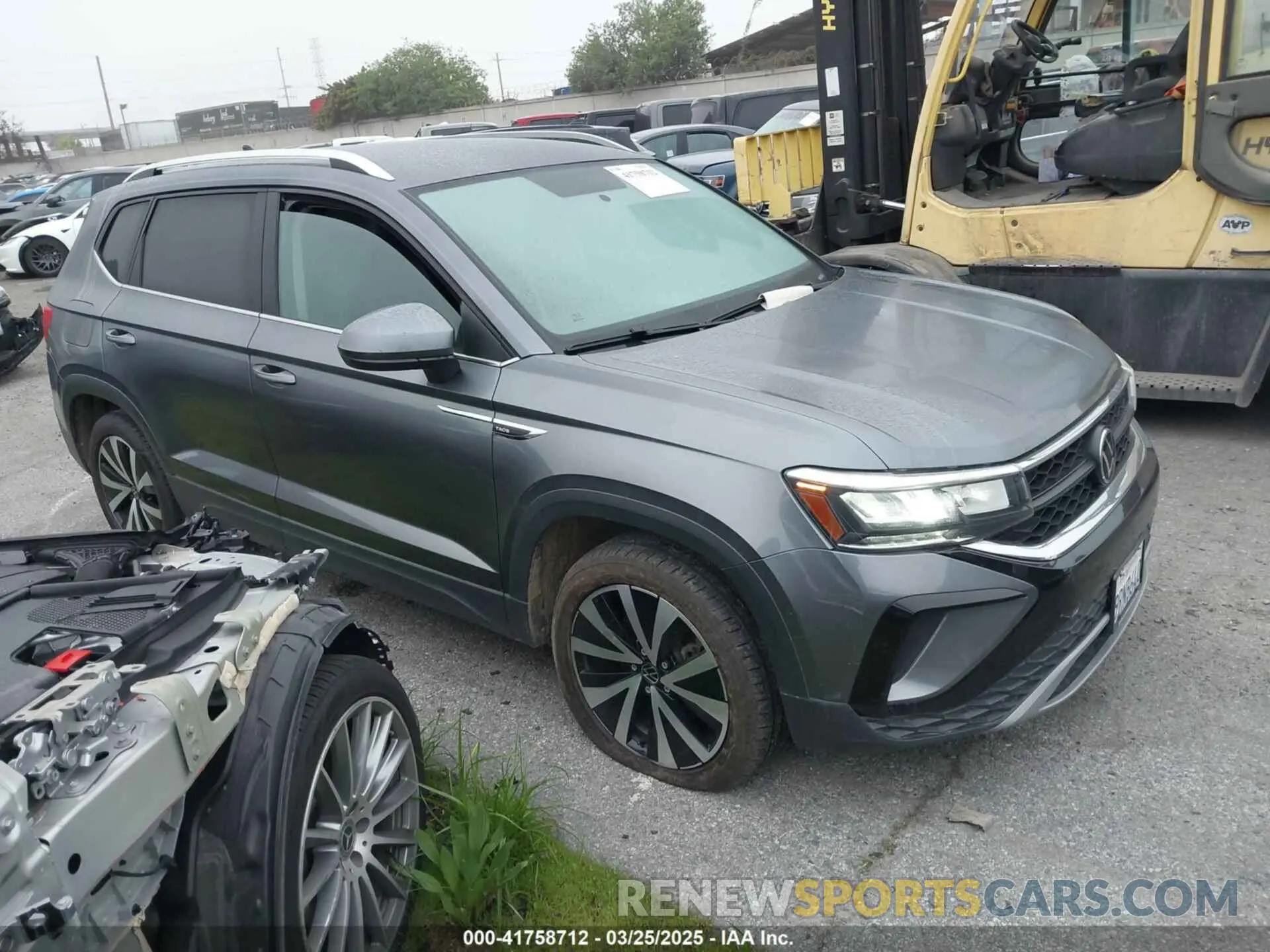 1 Photograph of a damaged car 3VVWX7B29NM080739 VOLKSWAGEN TAOS 2022