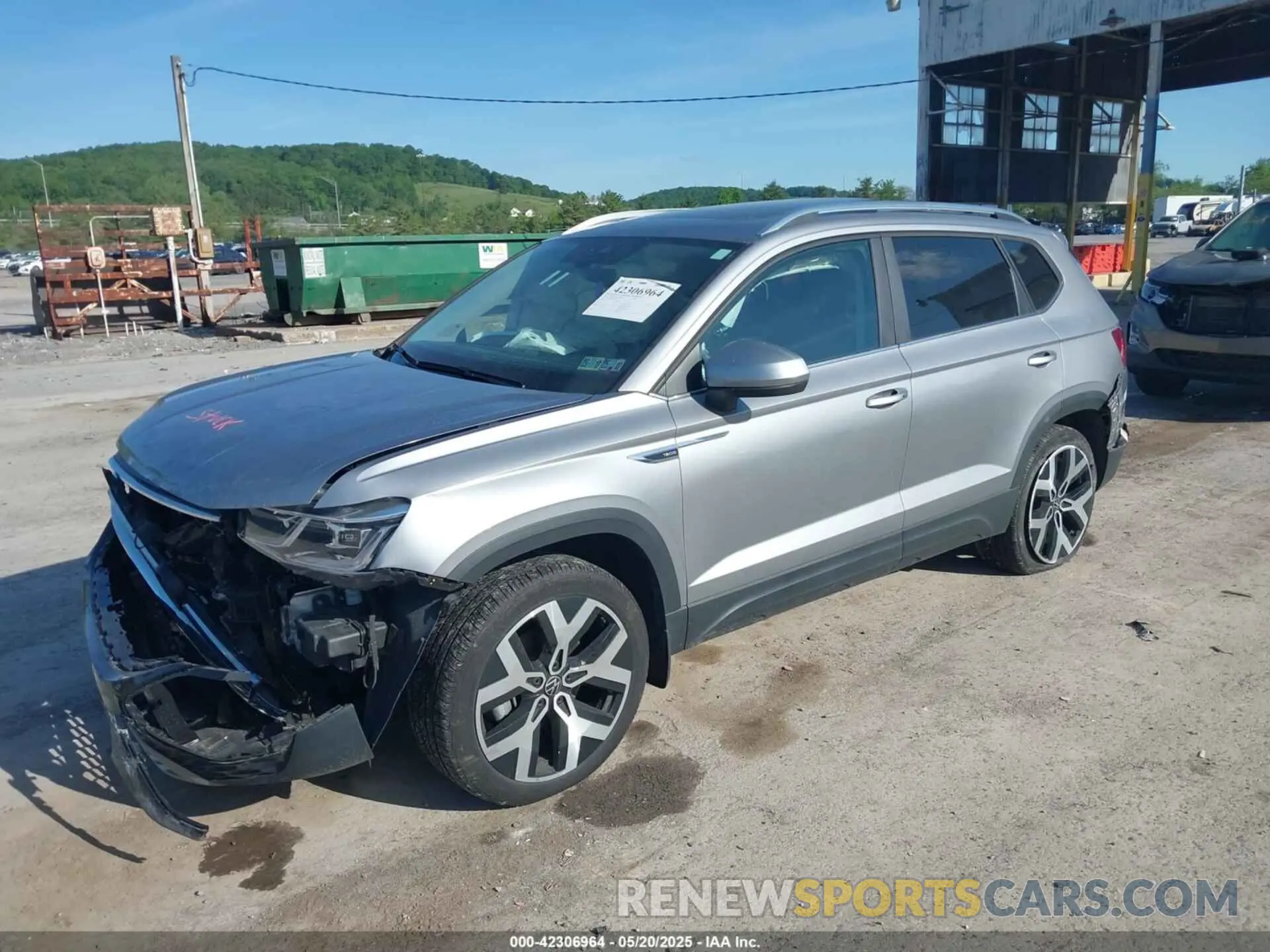 2 Photograph of a damaged car 3VV2X7B21PM318214 VOLKSWAGEN TAOS 2023