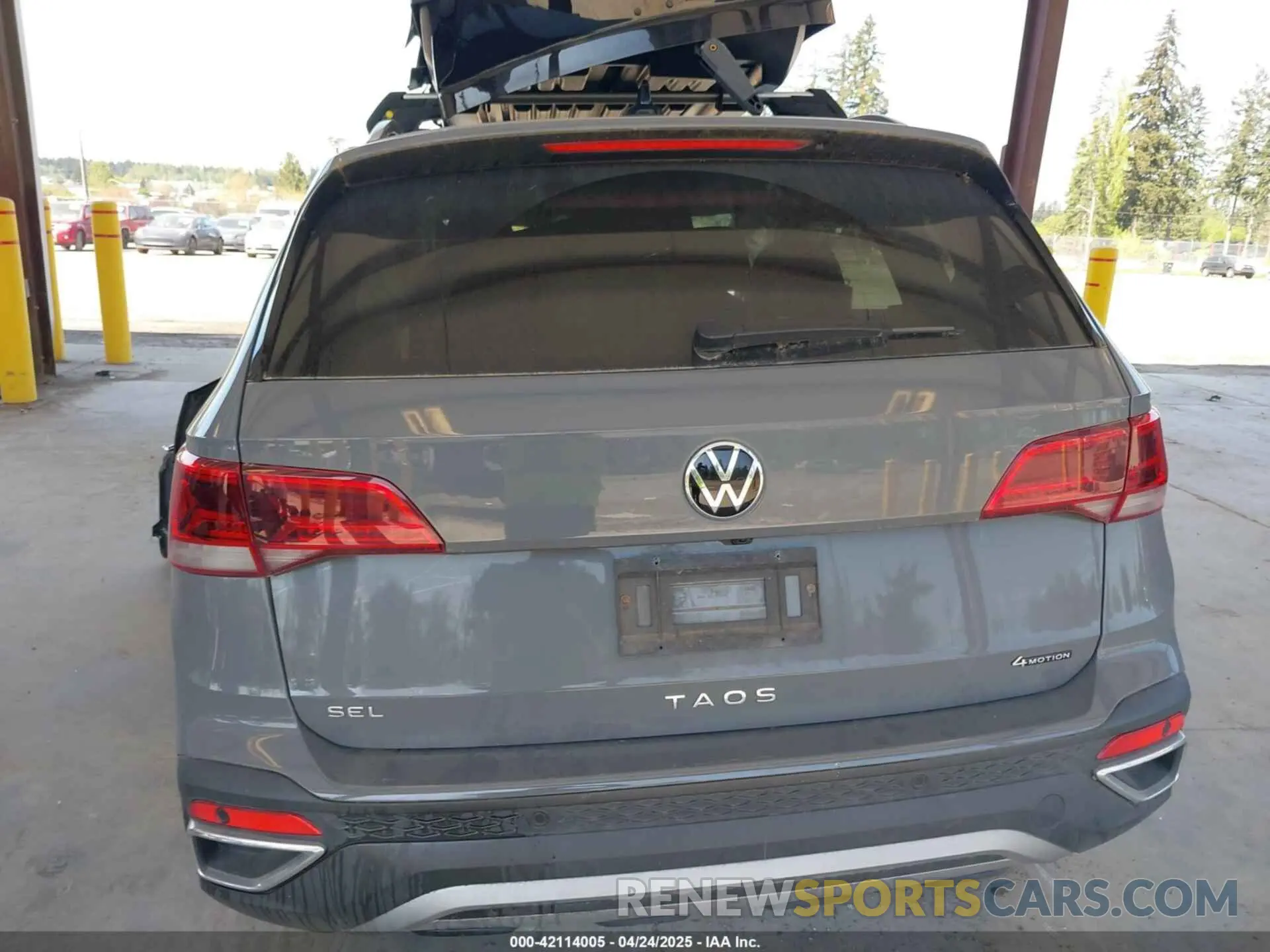 15 Photograph of a damaged car 3VV2X7B25PM304168 VOLKSWAGEN TAOS 2023