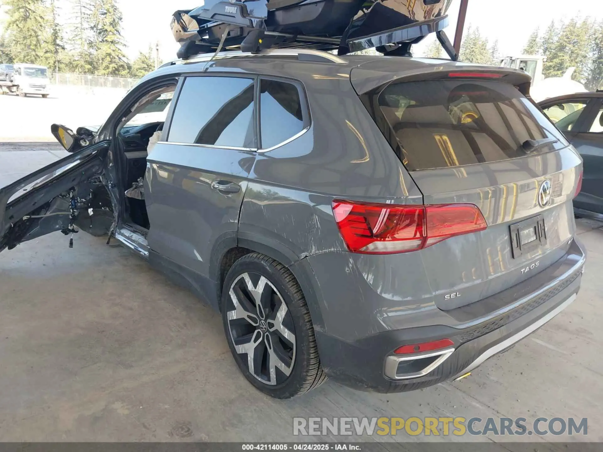 3 Photograph of a damaged car 3VV2X7B25PM304168 VOLKSWAGEN TAOS 2023