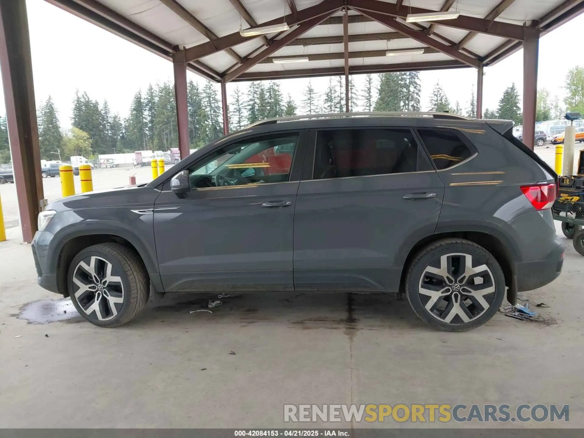 14 Photograph of a damaged car 3VV2X7B25PM337834 VOLKSWAGEN TAOS 2023
