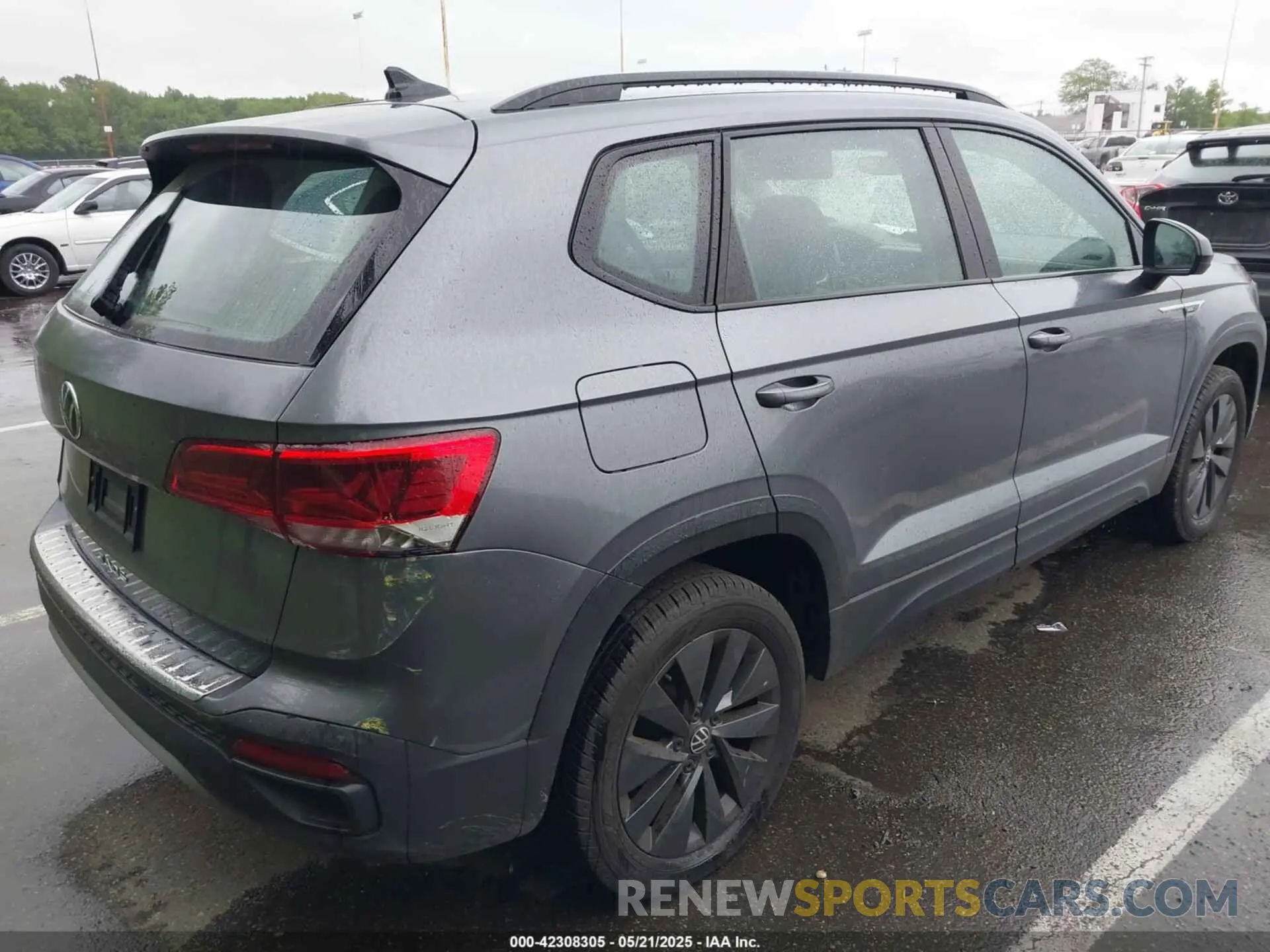 4 Photograph of a damaged car 3VVCX7B28PM353224 VOLKSWAGEN TAOS 2023