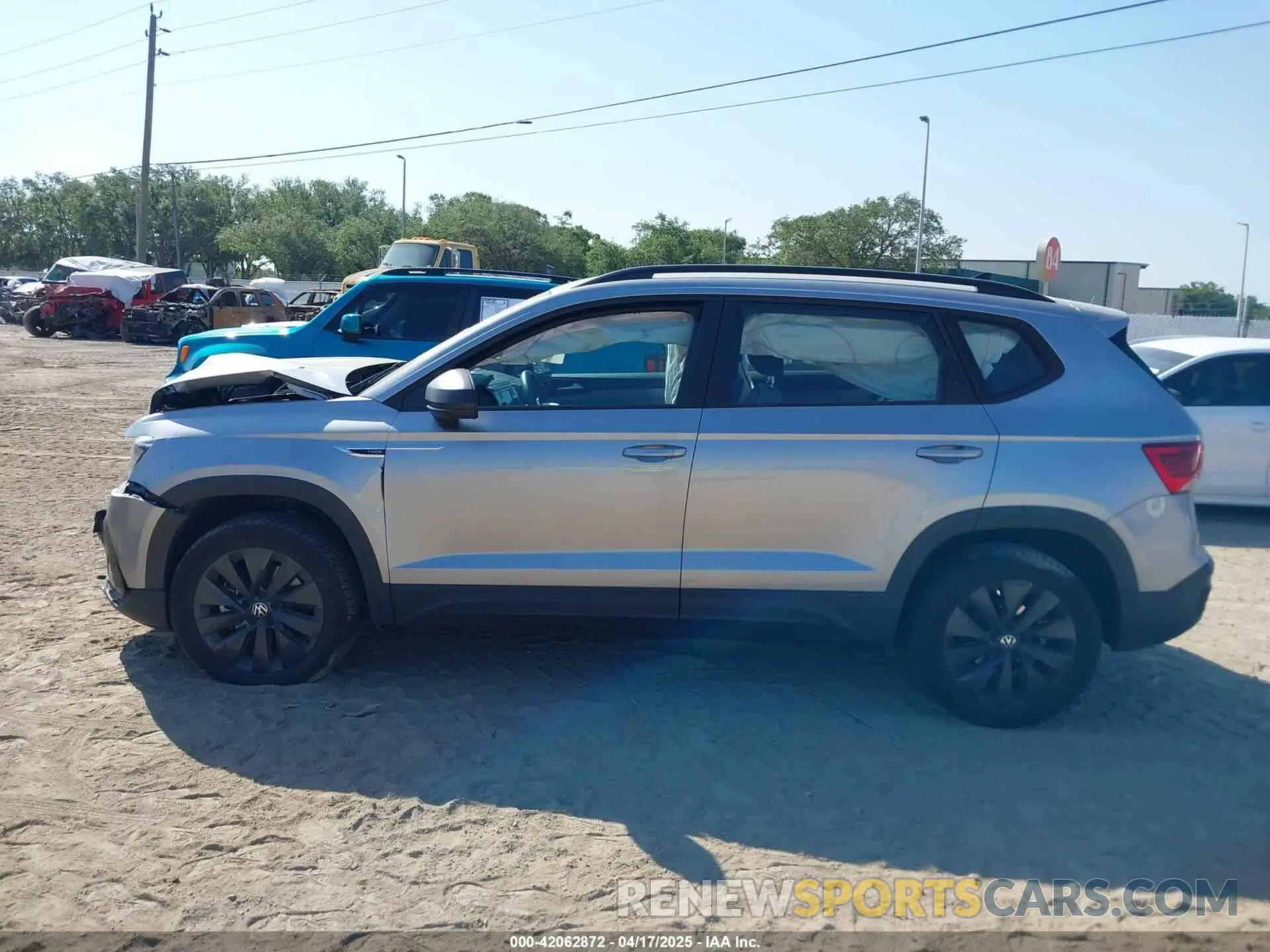 13 Фотография поврежденного автомобиля 3VVCX7B29PM374941 VOLKSWAGEN TAOS 2023