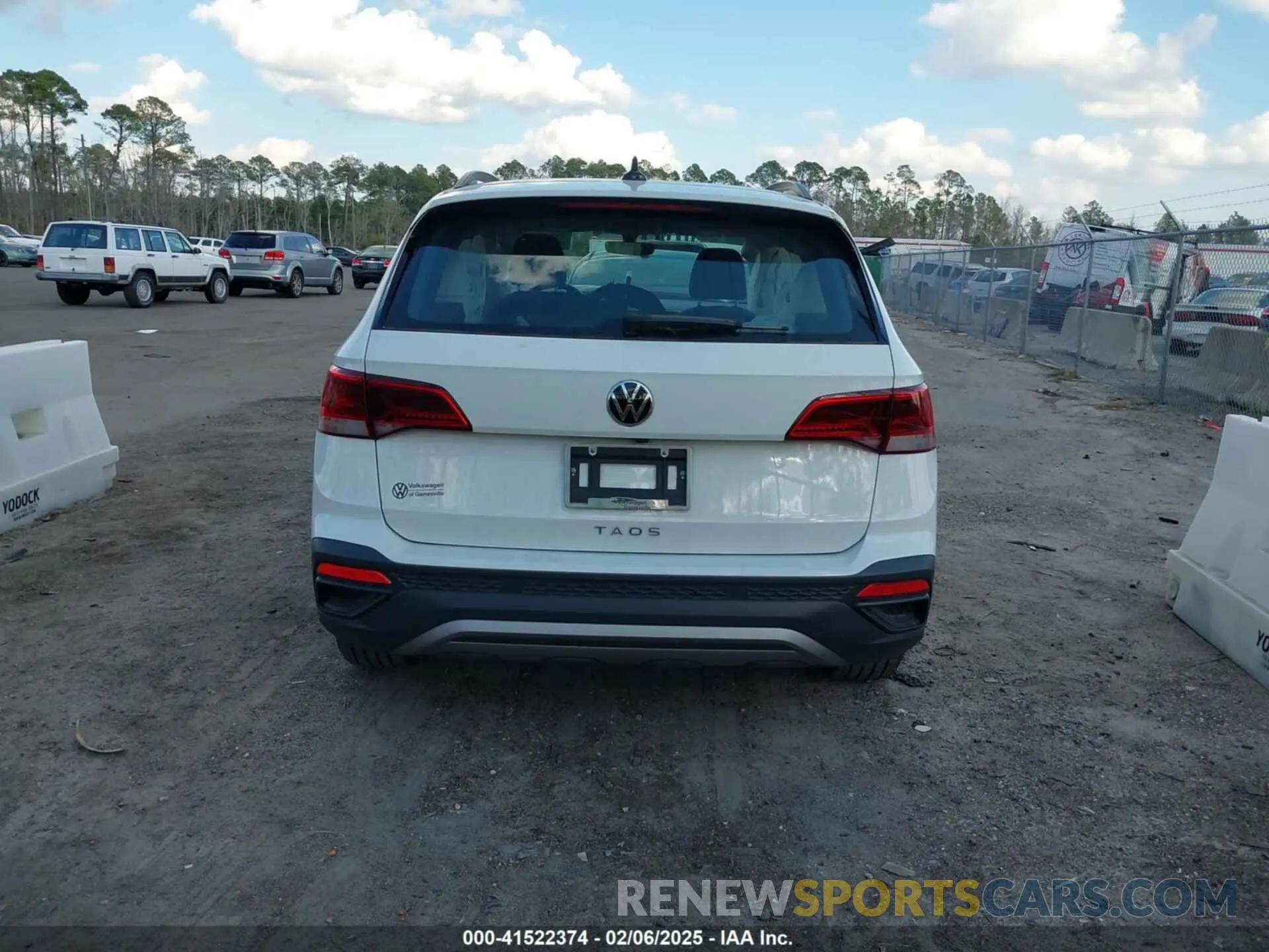 16 Photograph of a damaged car 3VVCX7B2XPM330477 VOLKSWAGEN TAOS 2023