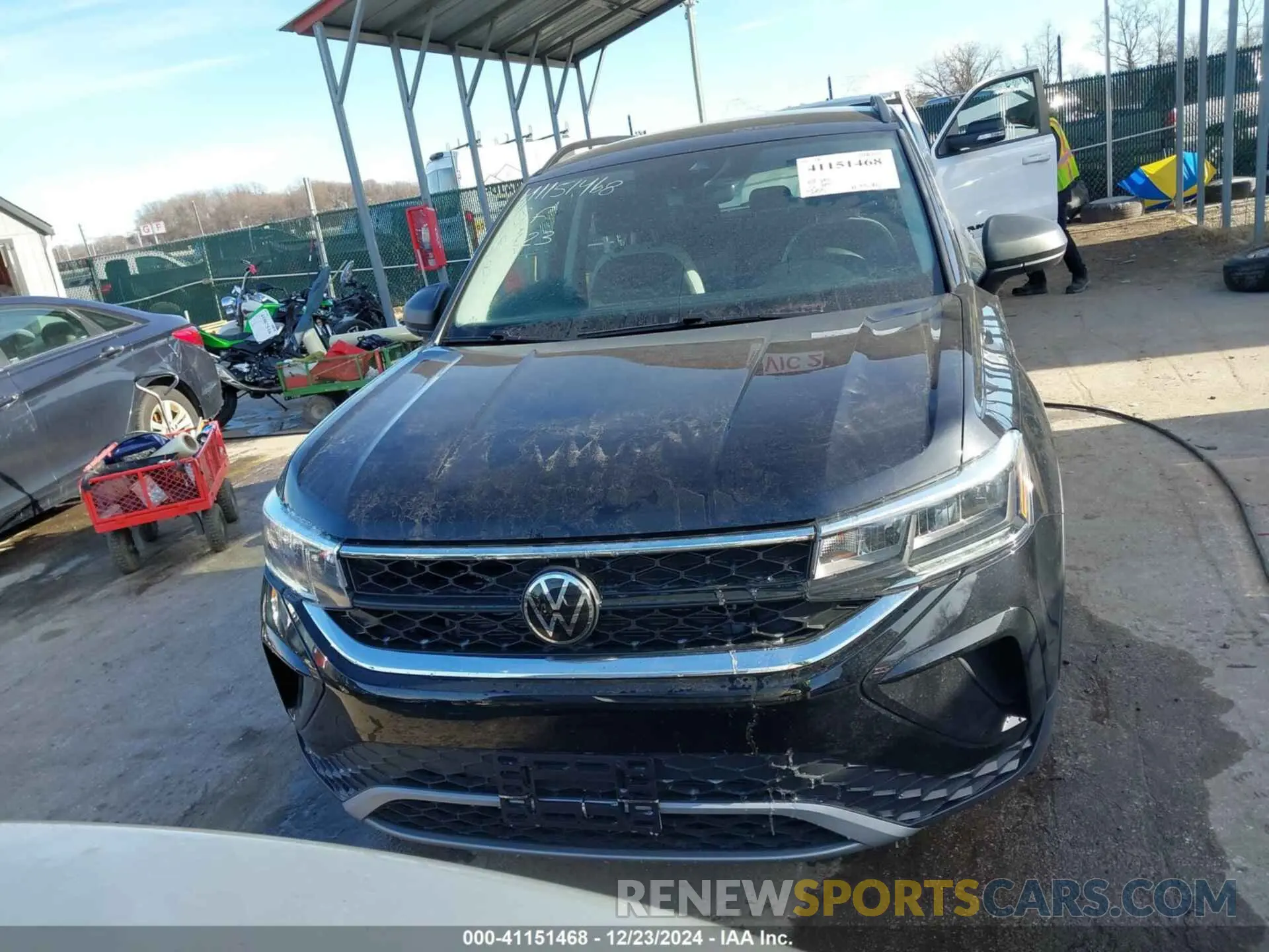 13 Фотография поврежденного автомобиля 3VVDX7B25PM354495 VOLKSWAGEN TAOS 2023