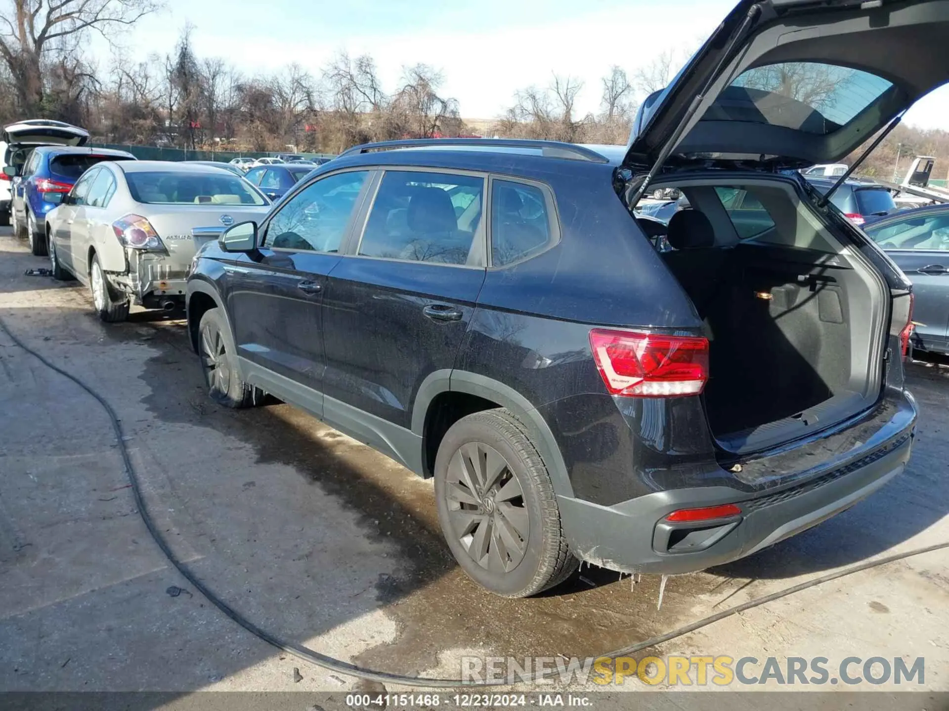 3 Фотография поврежденного автомобиля 3VVDX7B25PM354495 VOLKSWAGEN TAOS 2023