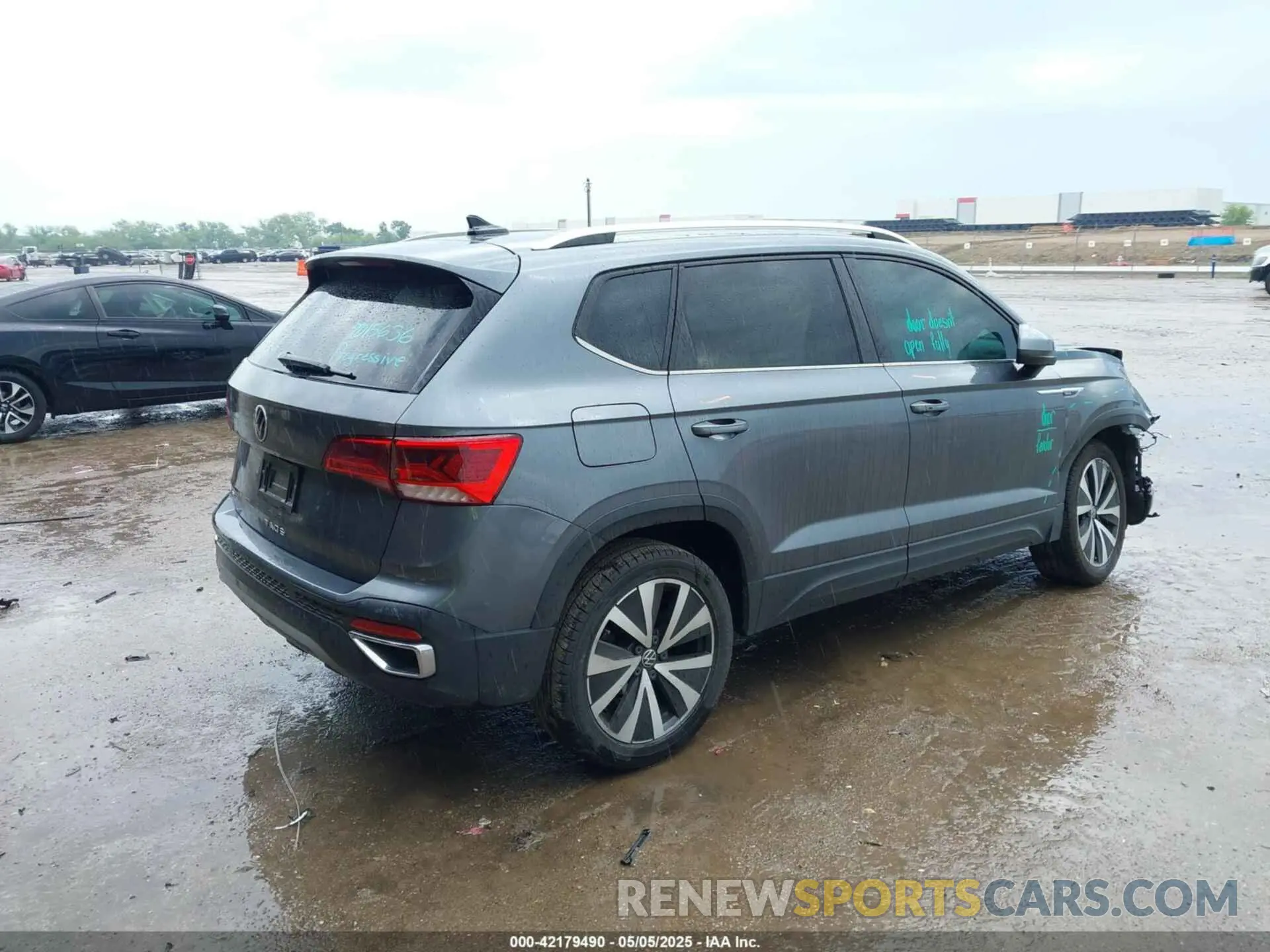 4 Фотография поврежденного автомобиля 3VVEX7B21PM344647 VOLKSWAGEN TAOS 2023