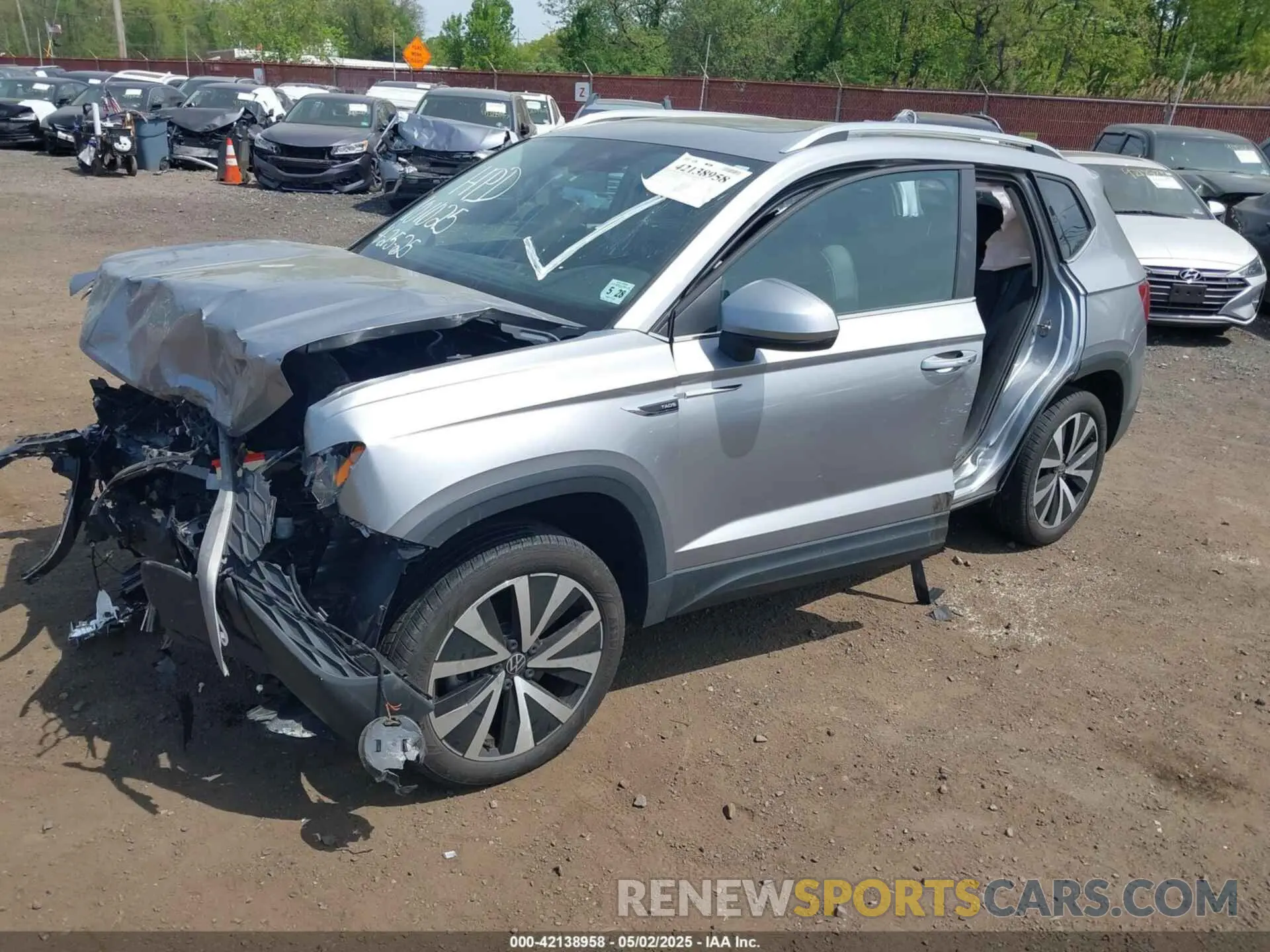 2 Фотография поврежденного автомобиля 3VVEX7B24PM342309 VOLKSWAGEN TAOS 2023