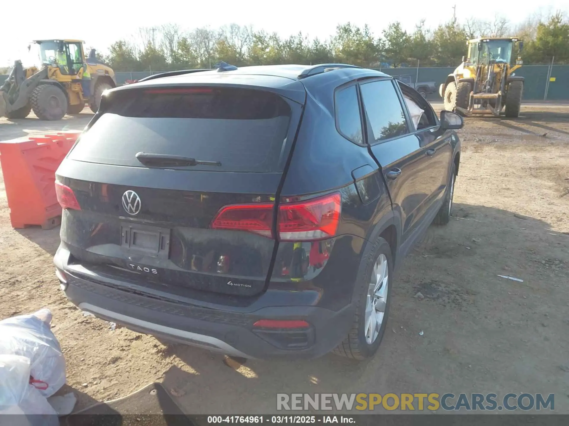 4 Photograph of a damaged car 3VVFX7B2XPM346448 VOLKSWAGEN TAOS 2023