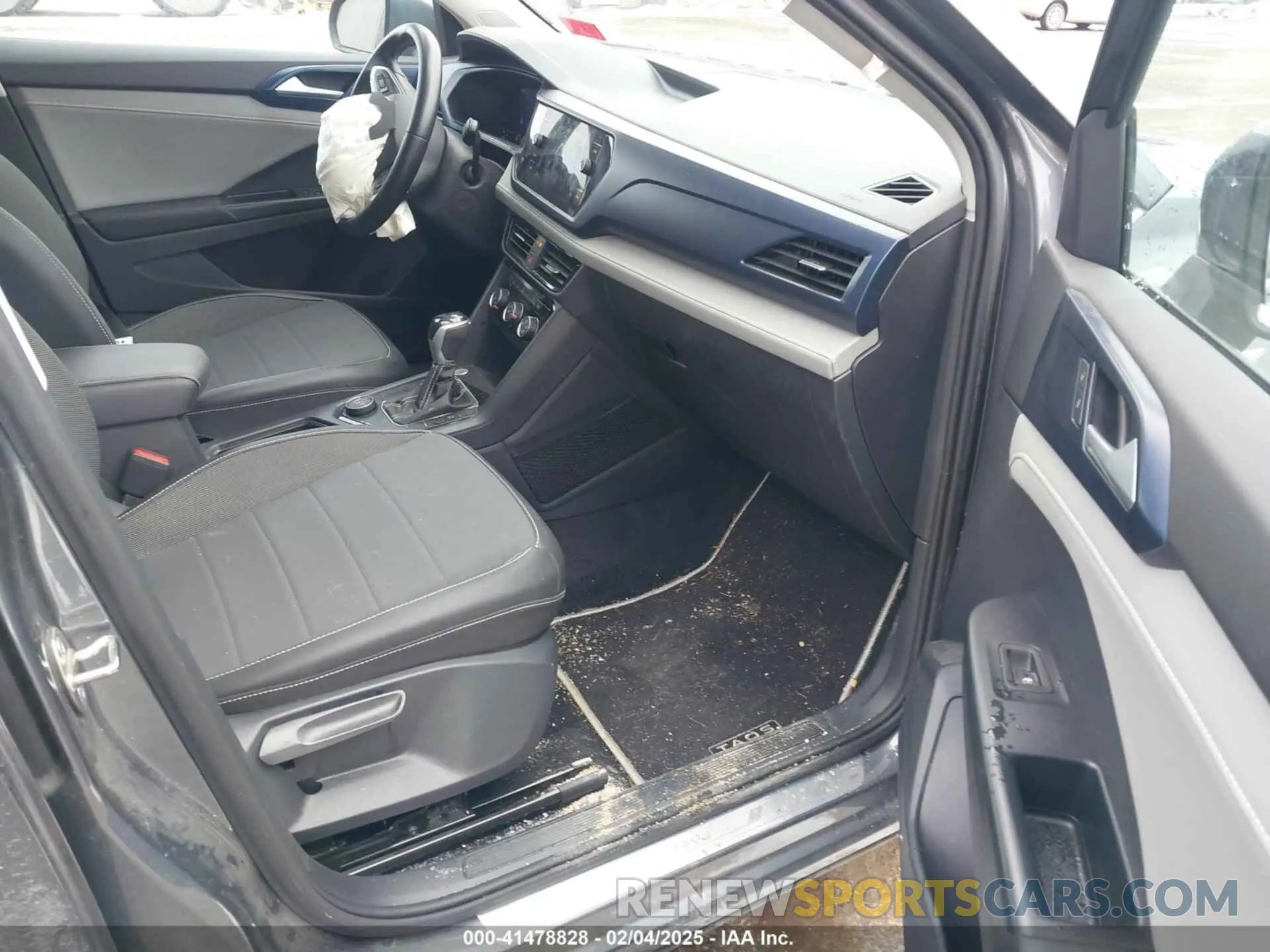 5 Фотография поврежденного автомобиля 3VVNX7B27PM312043 VOLKSWAGEN TAOS 2023