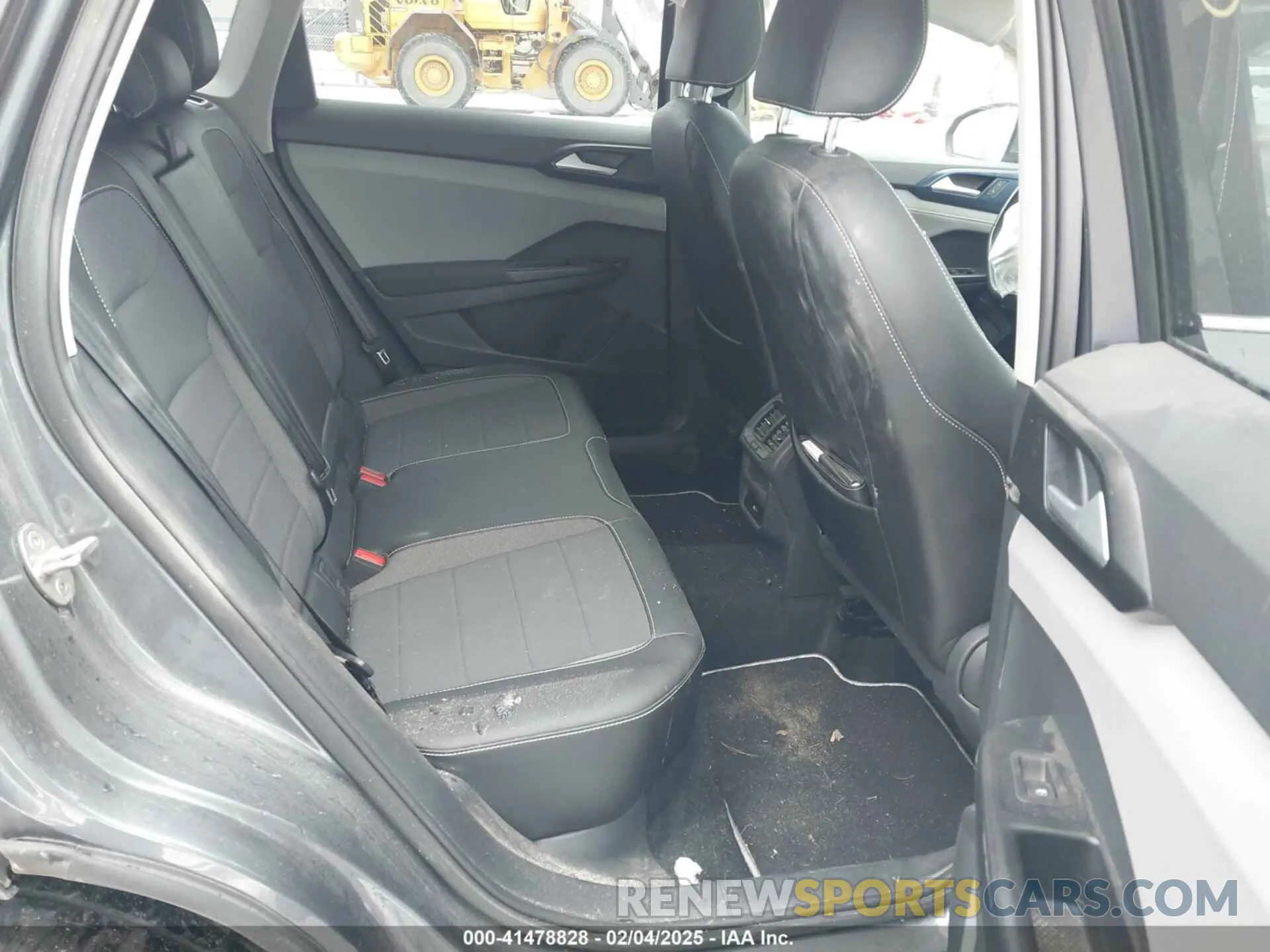 8 Фотография поврежденного автомобиля 3VVNX7B27PM312043 VOLKSWAGEN TAOS 2023