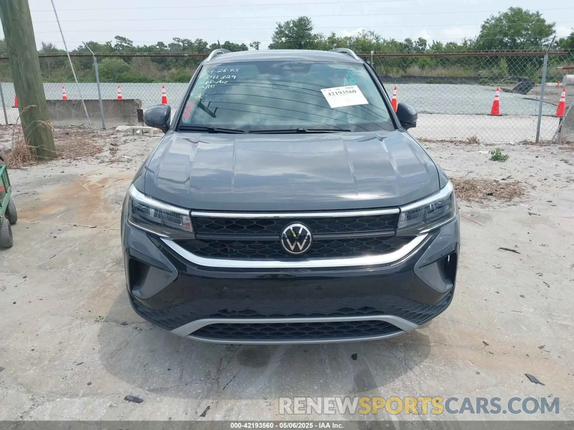 12 Photograph of a damaged car 3VVSX7B26PM331928 VOLKSWAGEN TAOS 2023