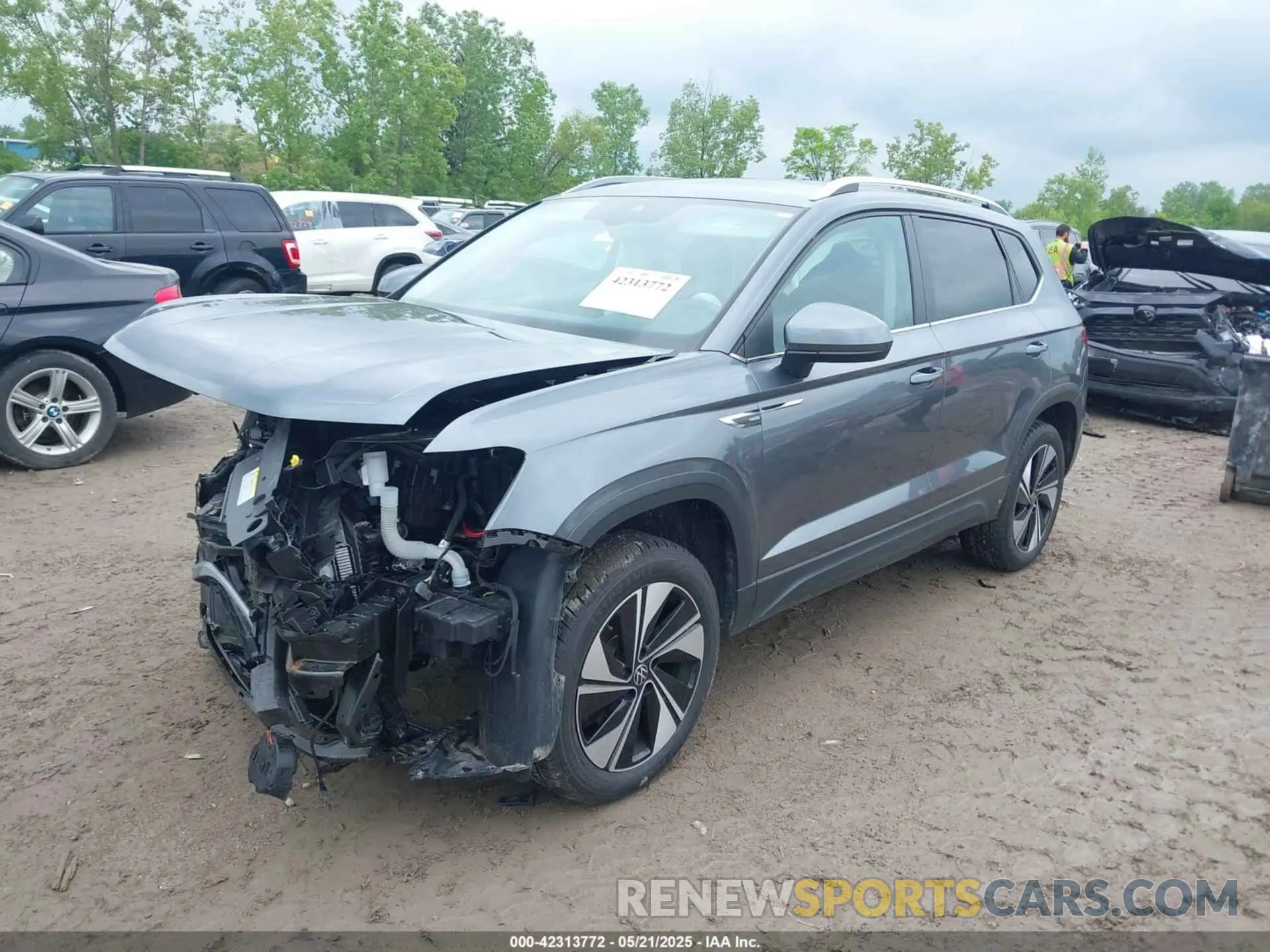 2 Photograph of a damaged car 3VVUX7B26PM370687 VOLKSWAGEN TAOS 2023