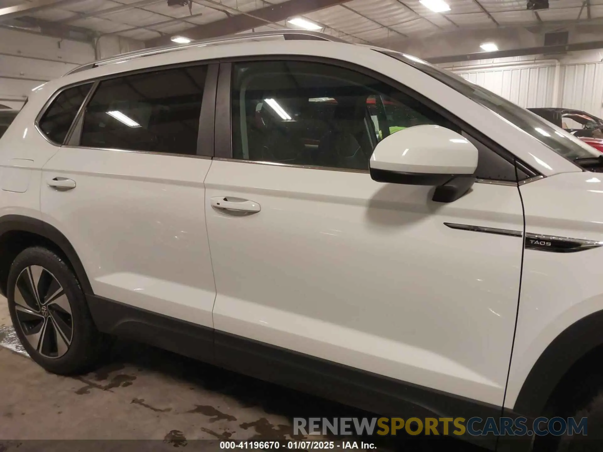 13 Фотография поврежденного автомобиля 3VVVX7B20PM373721 VOLKSWAGEN TAOS 2023
