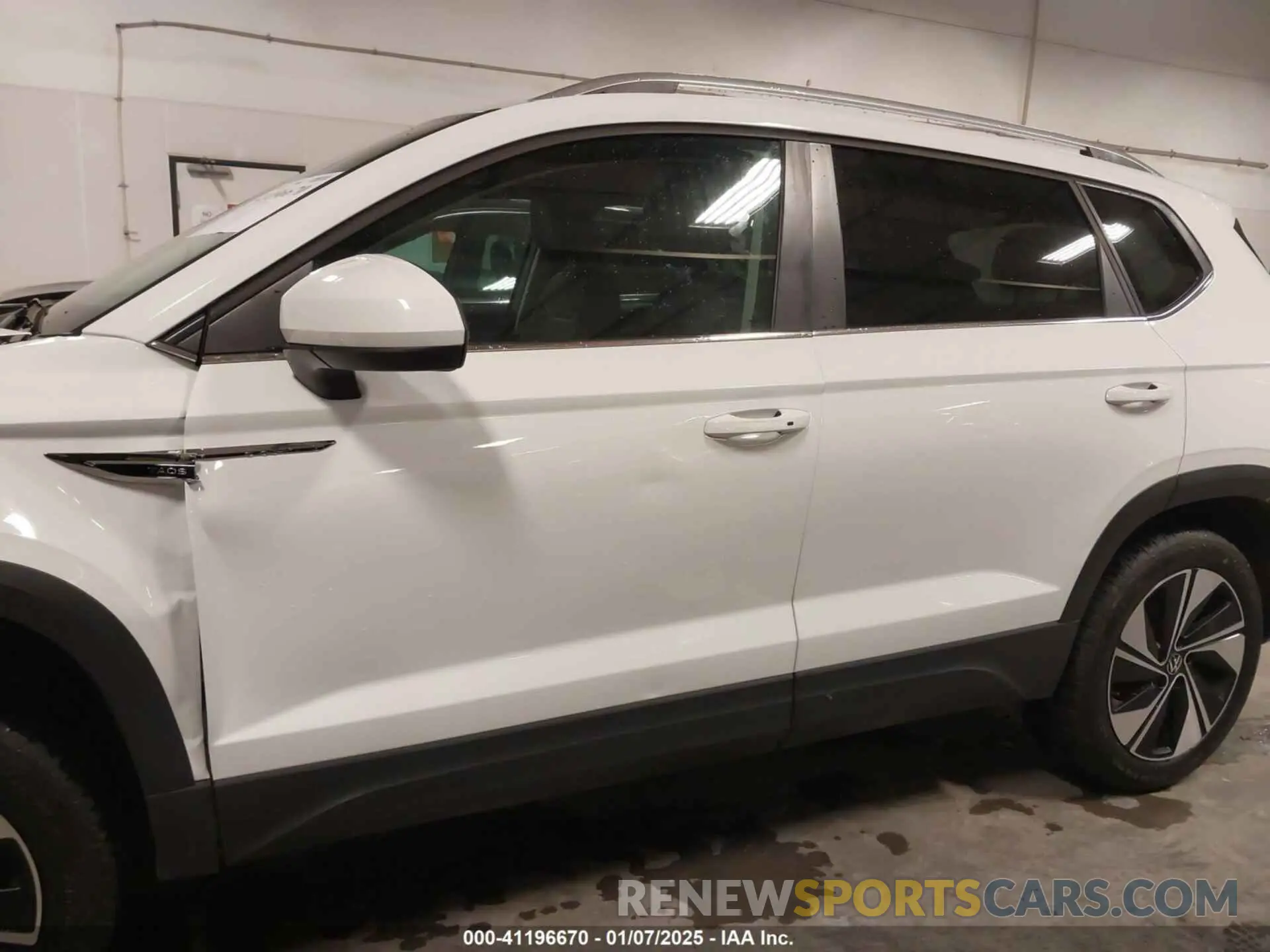 14 Фотография поврежденного автомобиля 3VVVX7B20PM373721 VOLKSWAGEN TAOS 2023