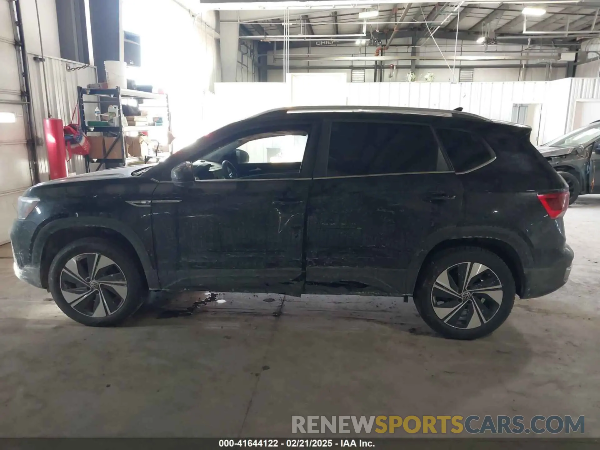 15 Photograph of a damaged car 3VVVX7B23PM366133 VOLKSWAGEN TAOS 2023
