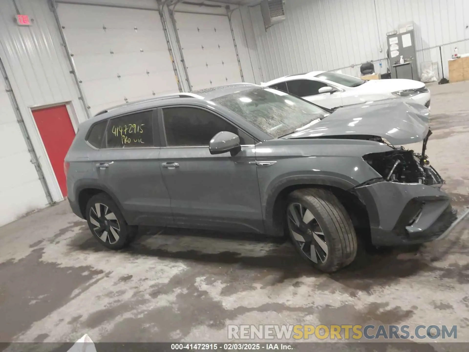 12 Photograph of a damaged car 3VV4X7B24RM041683 VOLKSWAGEN TAOS 2024