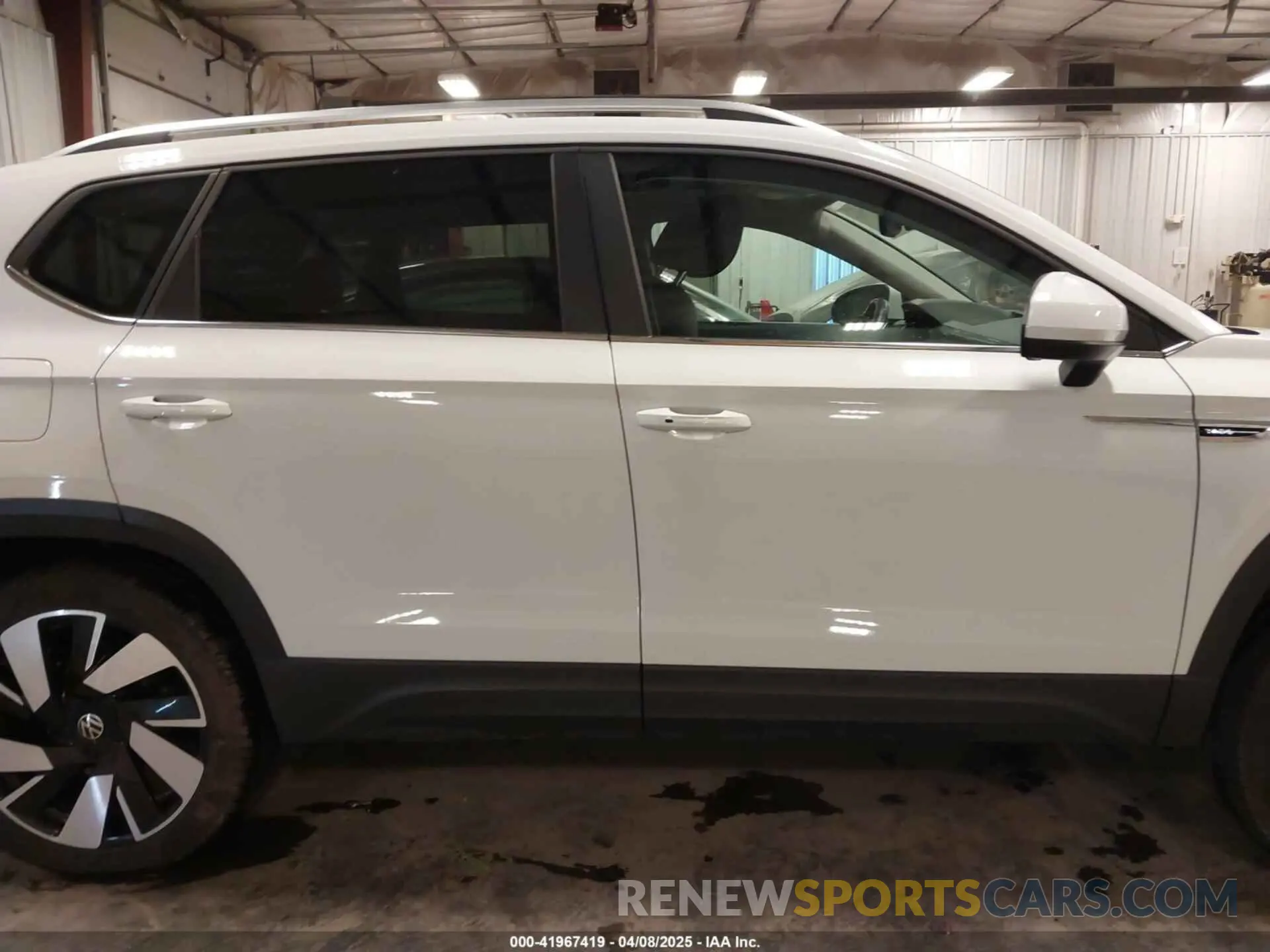 14 Фотография поврежденного автомобиля 3VV4X7B27RM048952 VOLKSWAGEN TAOS 2024