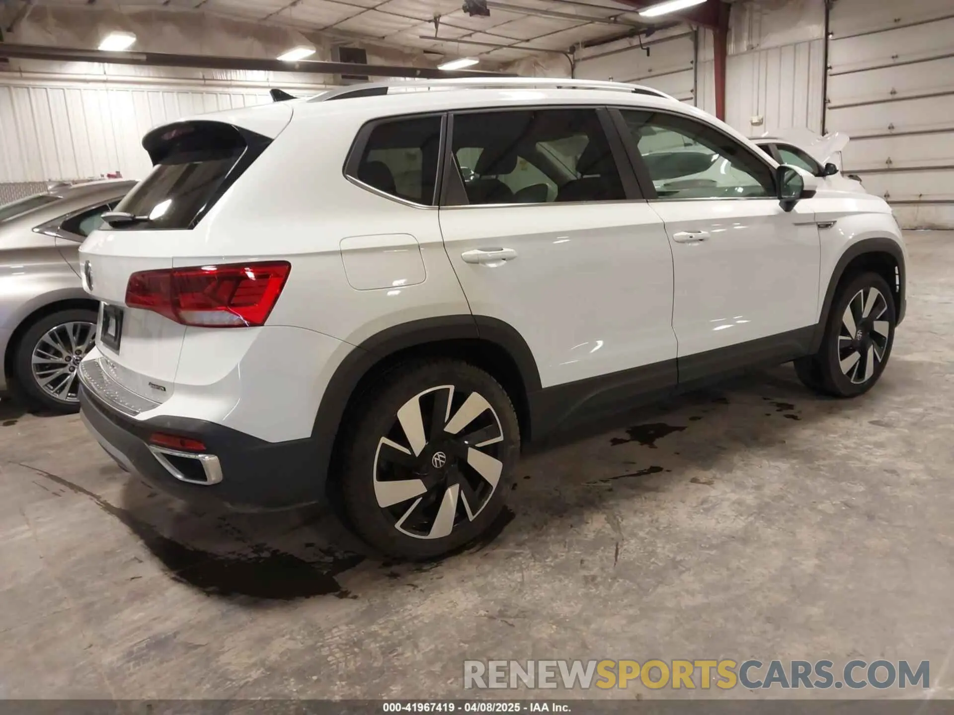 4 Фотография поврежденного автомобиля 3VV4X7B27RM048952 VOLKSWAGEN TAOS 2024