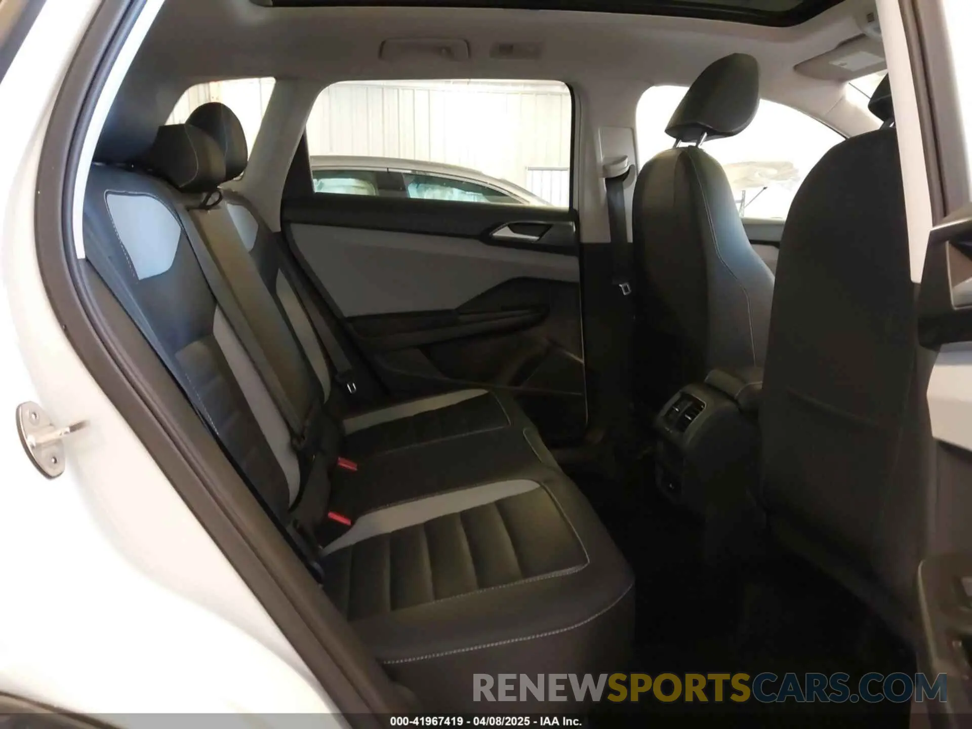 8 Фотография поврежденного автомобиля 3VV4X7B27RM048952 VOLKSWAGEN TAOS 2024