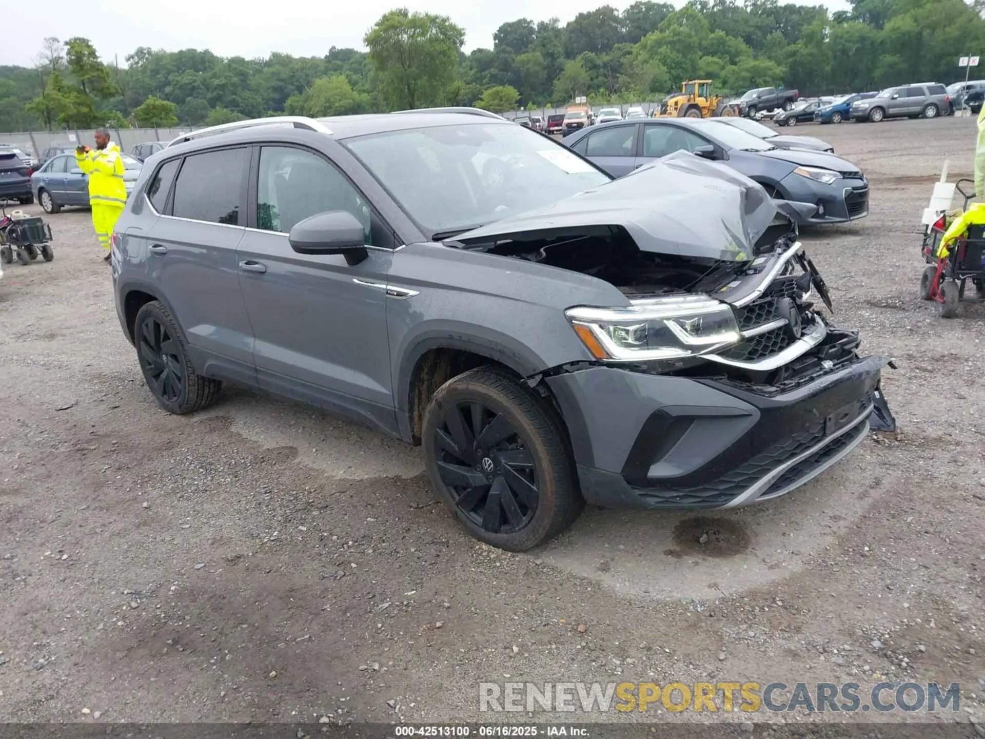 1 Photograph of a damaged car 3VV4X7B2XRM063932 VOLKSWAGEN TAOS 2024
