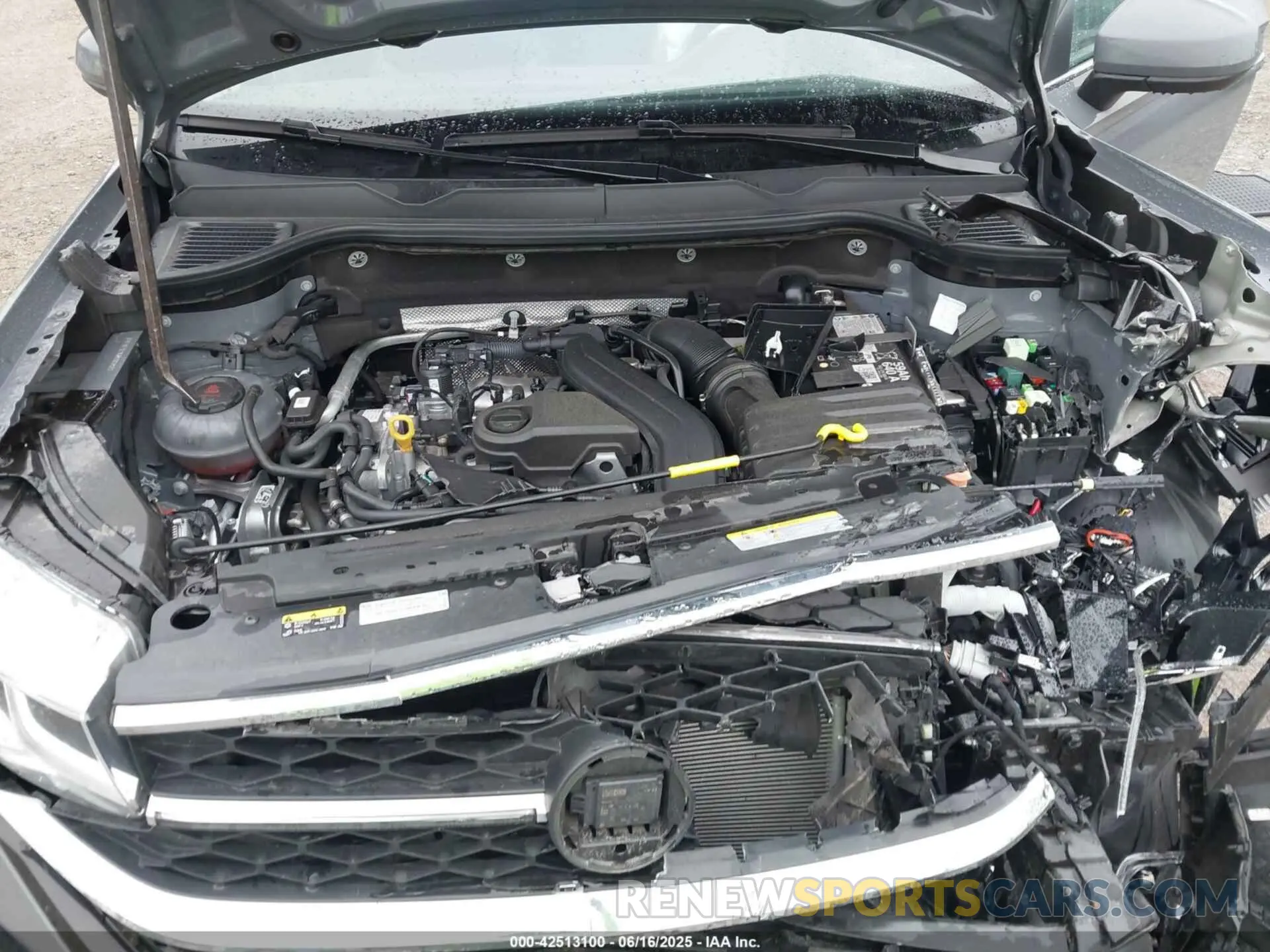 10 Photograph of a damaged car 3VV4X7B2XRM063932 VOLKSWAGEN TAOS 2024