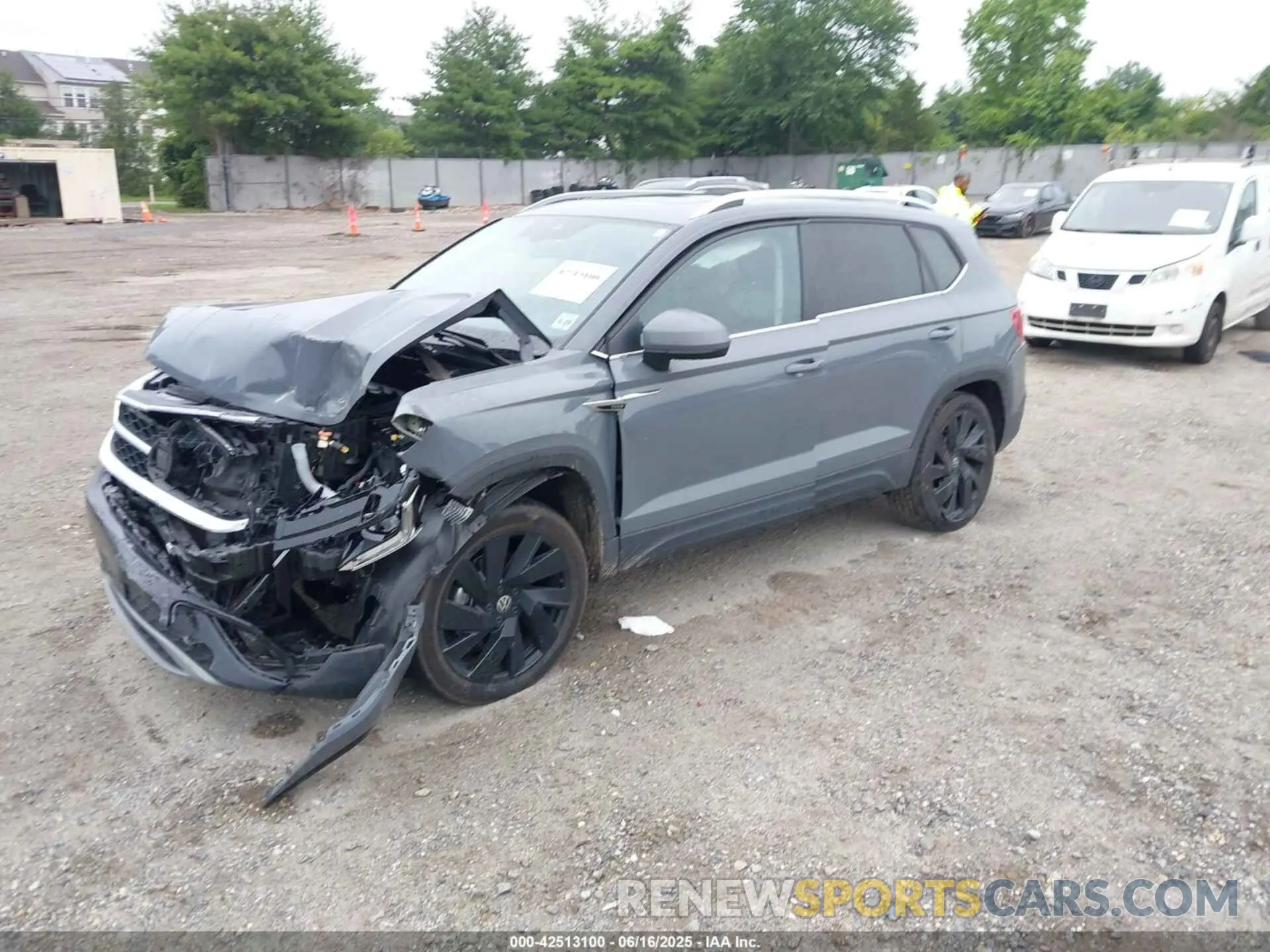2 Photograph of a damaged car 3VV4X7B2XRM063932 VOLKSWAGEN TAOS 2024