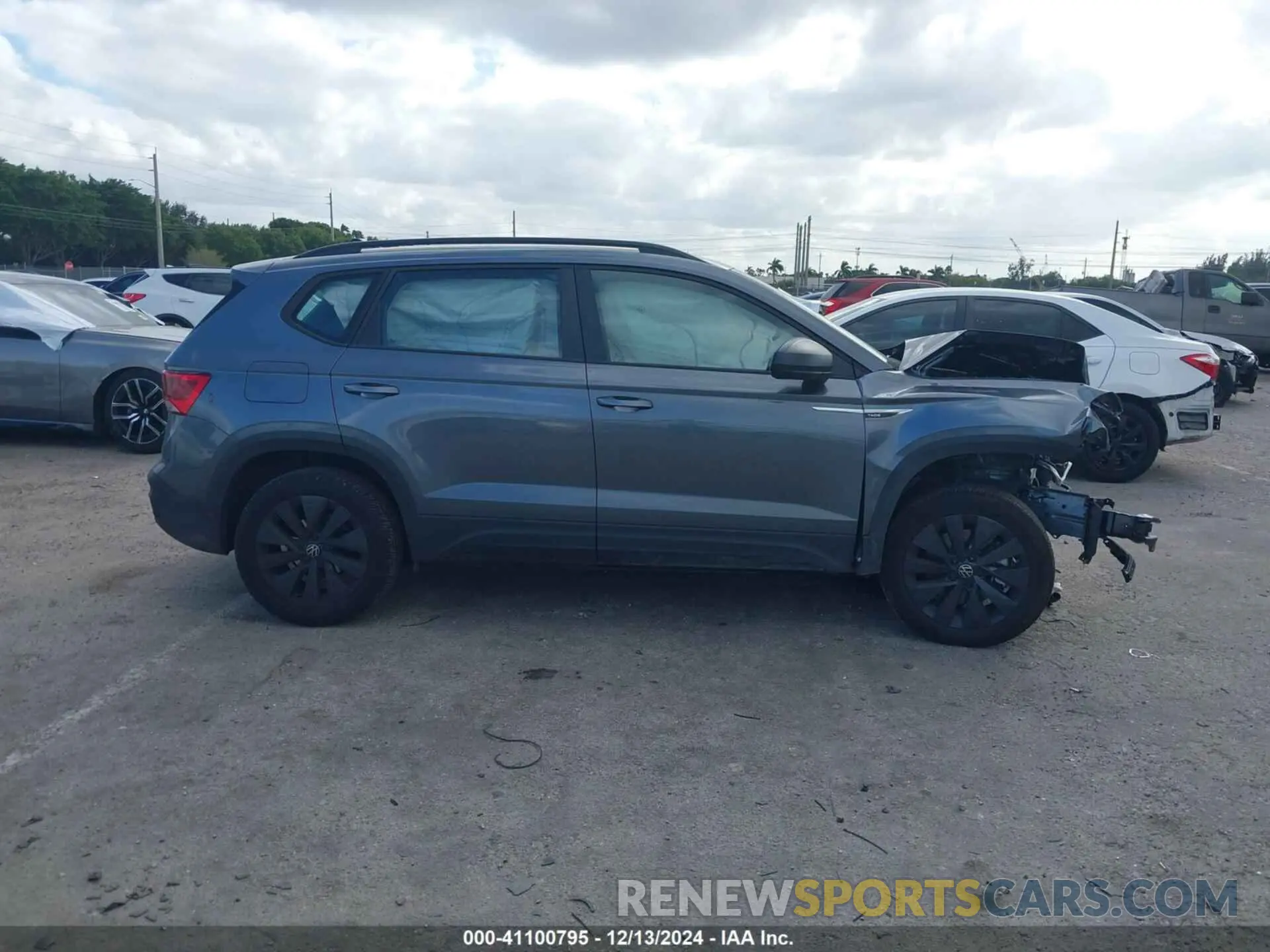 14 Фотография поврежденного автомобиля 3VV5X7B22RM104624 VOLKSWAGEN TAOS 2024