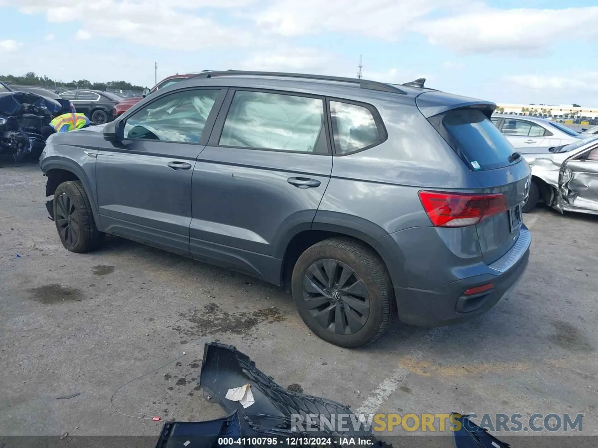 3 Фотография поврежденного автомобиля 3VV5X7B22RM104624 VOLKSWAGEN TAOS 2024