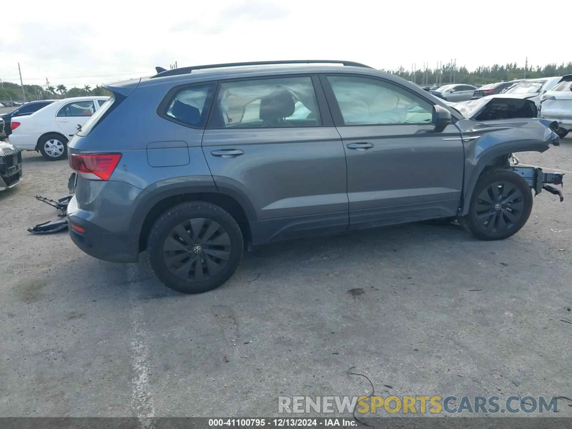 4 Фотография поврежденного автомобиля 3VV5X7B22RM104624 VOLKSWAGEN TAOS 2024