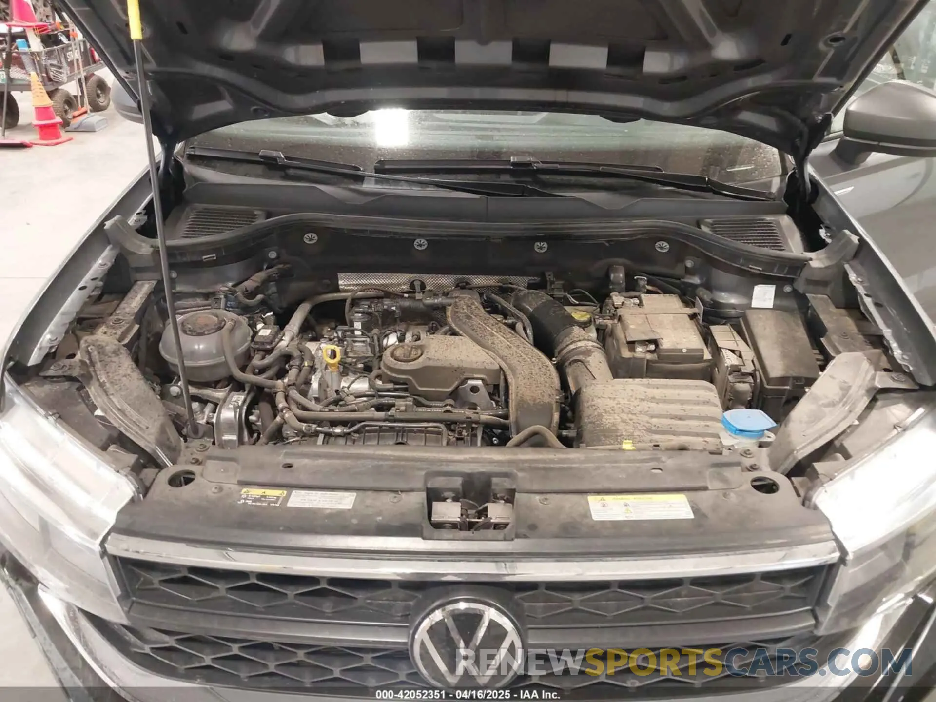 10 Photograph of a damaged car 3VV5X7B23RM002653 VOLKSWAGEN TAOS 2024
