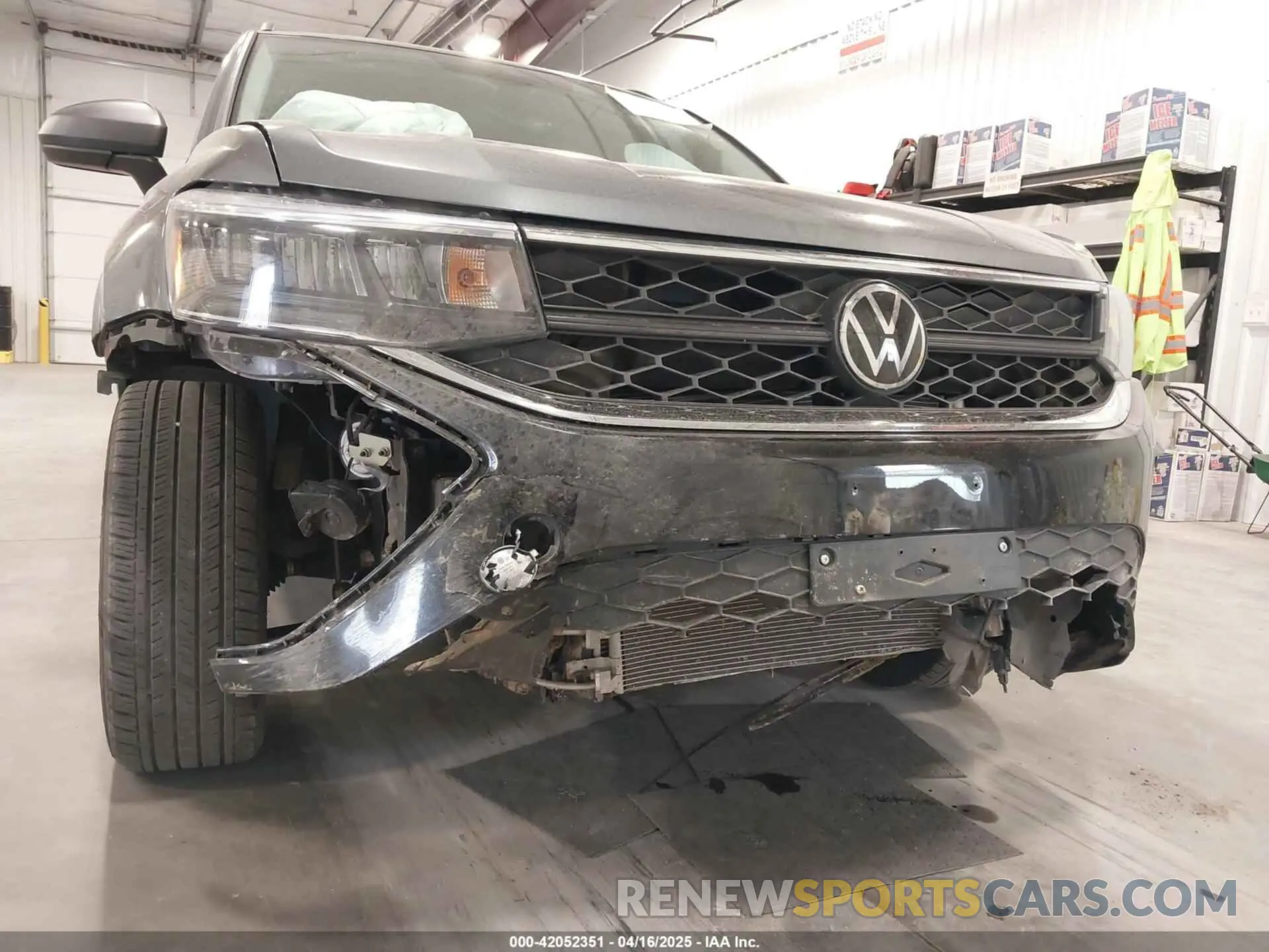 6 Photograph of a damaged car 3VV5X7B23RM002653 VOLKSWAGEN TAOS 2024