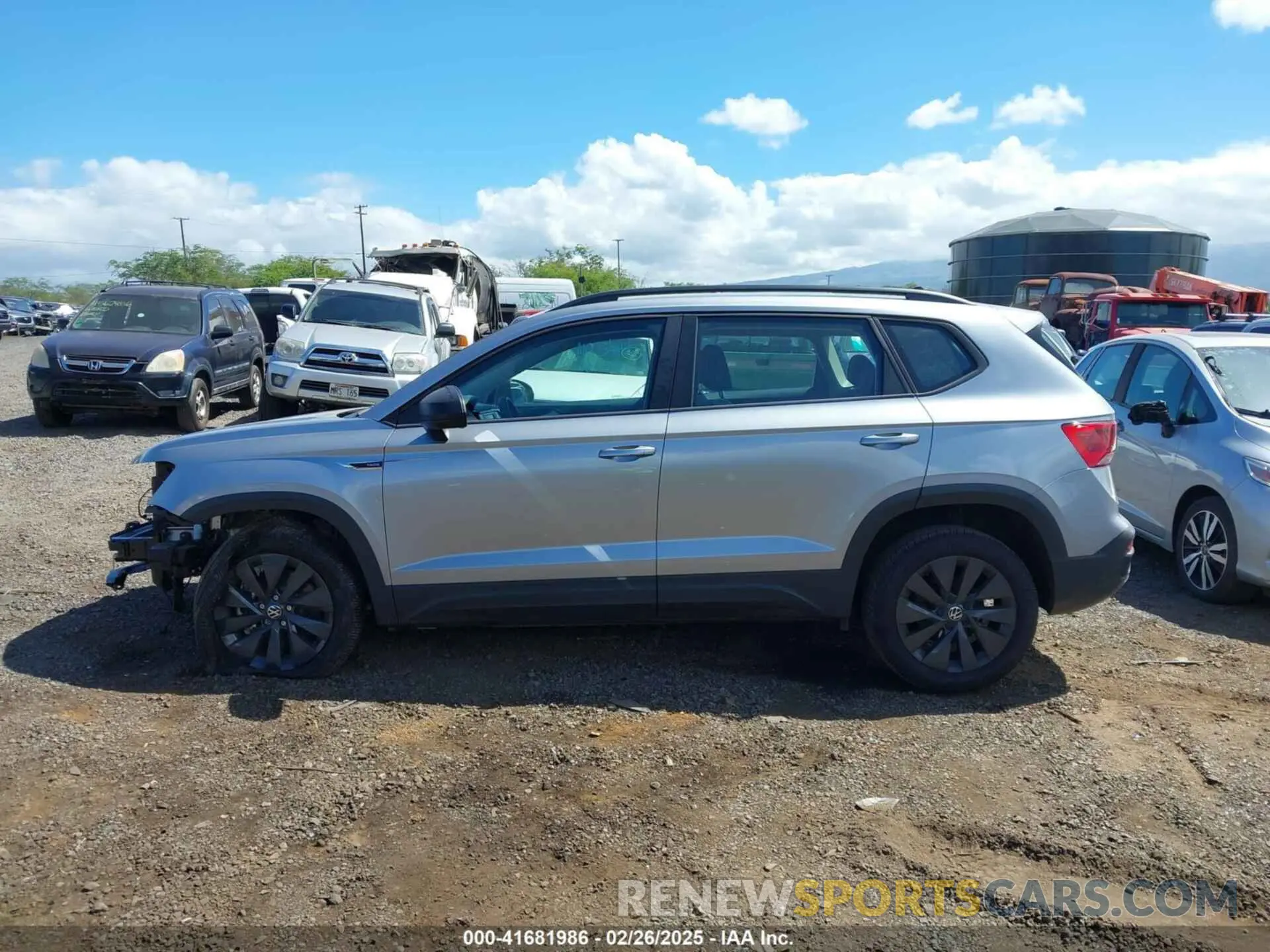 14 Photograph of a damaged car 3VV5X7B23RM062187 VOLKSWAGEN TAOS 2024
