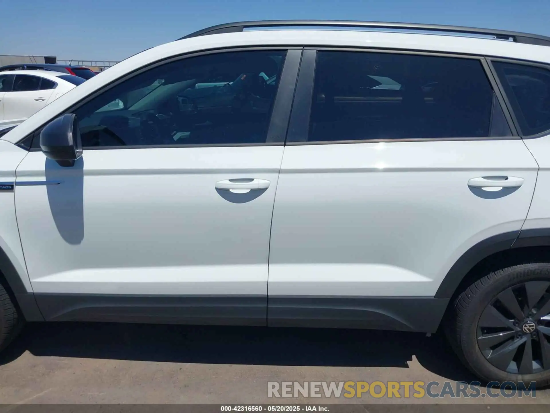 15 Photograph of a damaged car 3VV5X7B23RM090247 VOLKSWAGEN TAOS 2024
