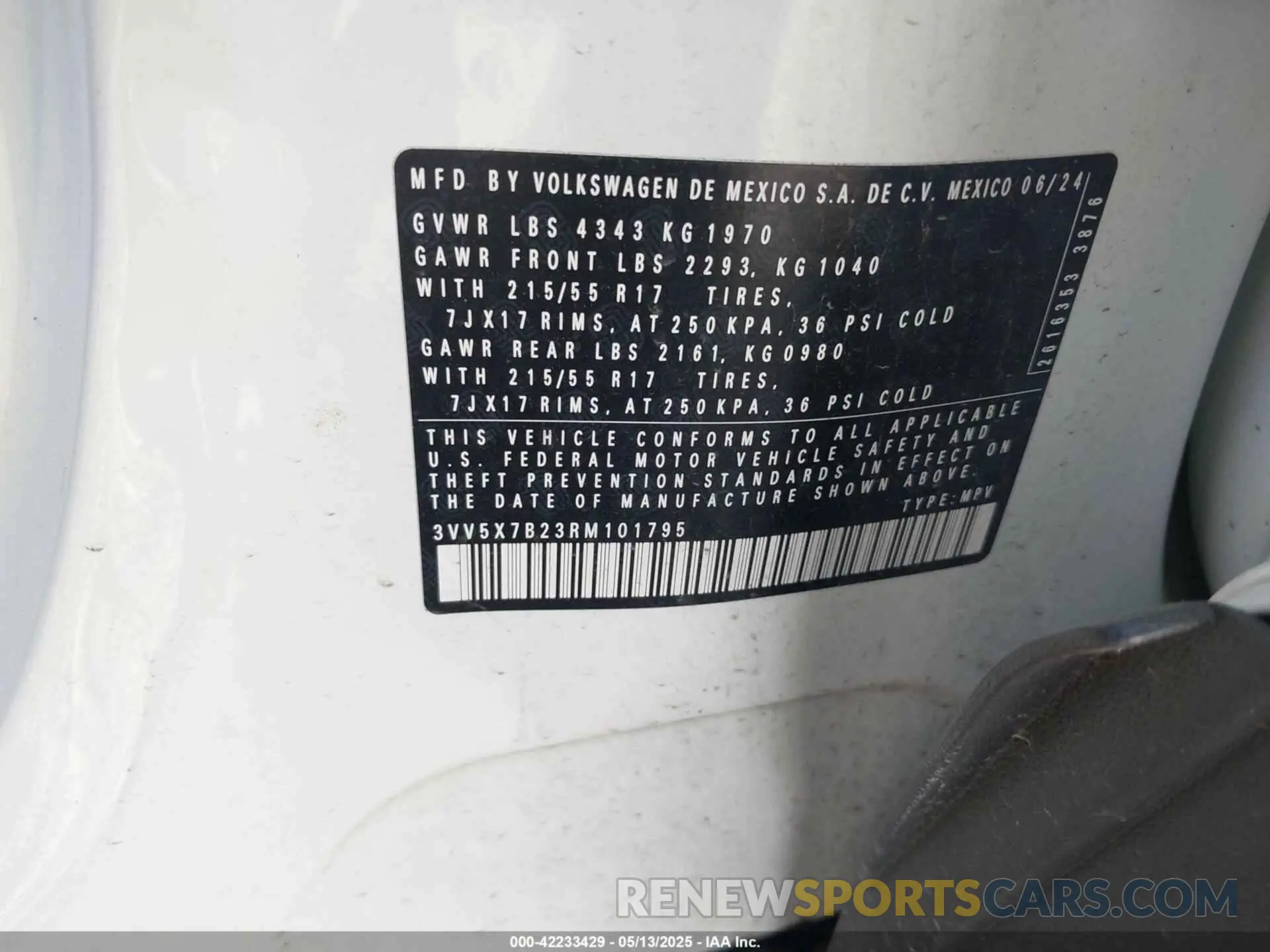 9 Photograph of a damaged car 3VV5X7B23RM101795 VOLKSWAGEN TAOS 2024
