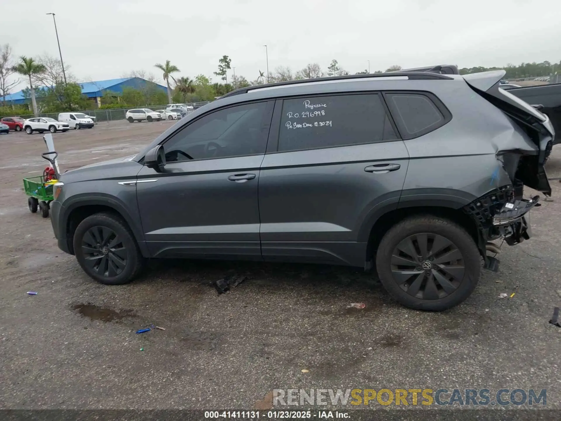 13 Photograph of a damaged car 3VV5X7B25RM104276 VOLKSWAGEN TAOS 2024
