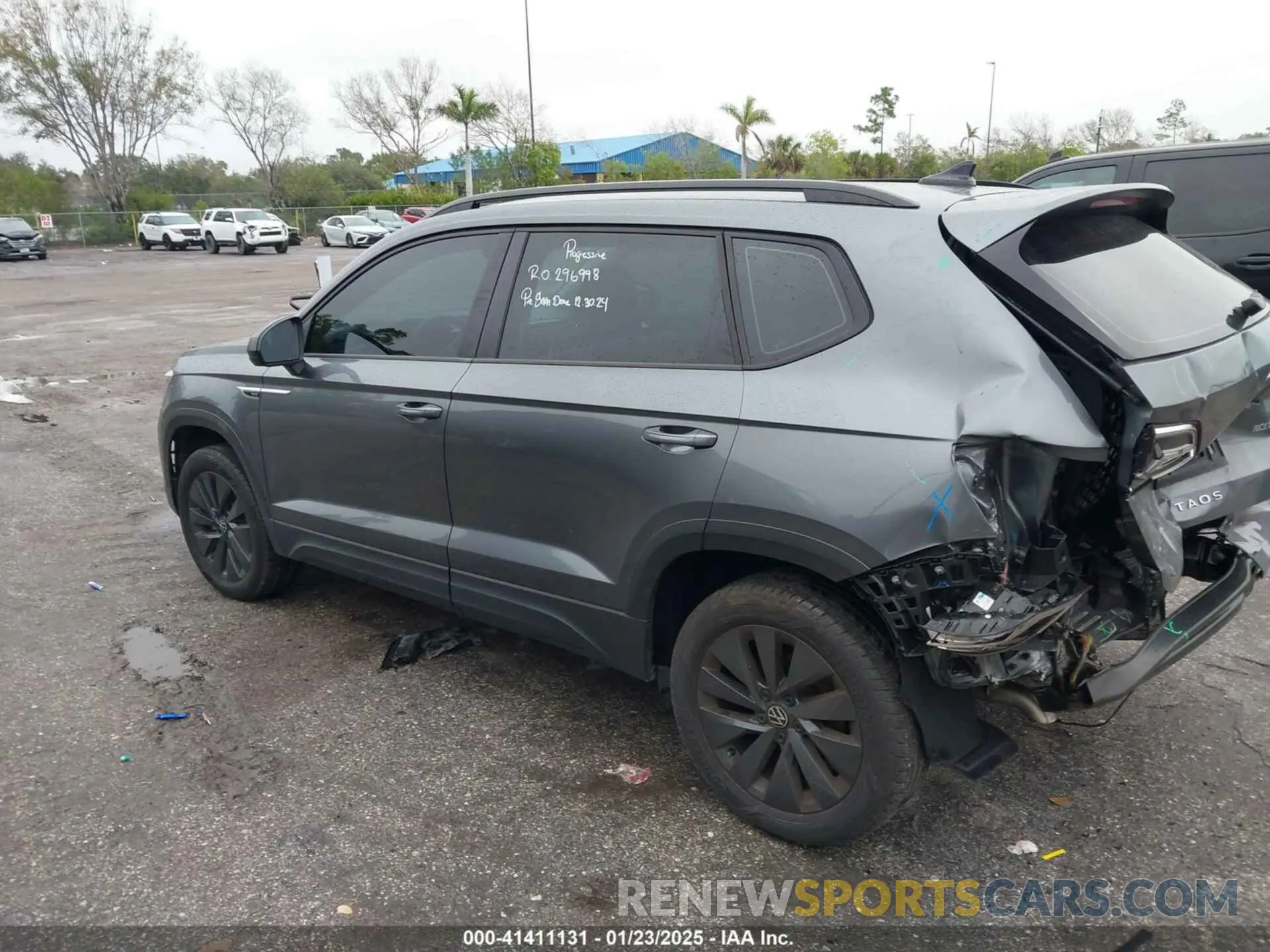 3 Photograph of a damaged car 3VV5X7B25RM104276 VOLKSWAGEN TAOS 2024