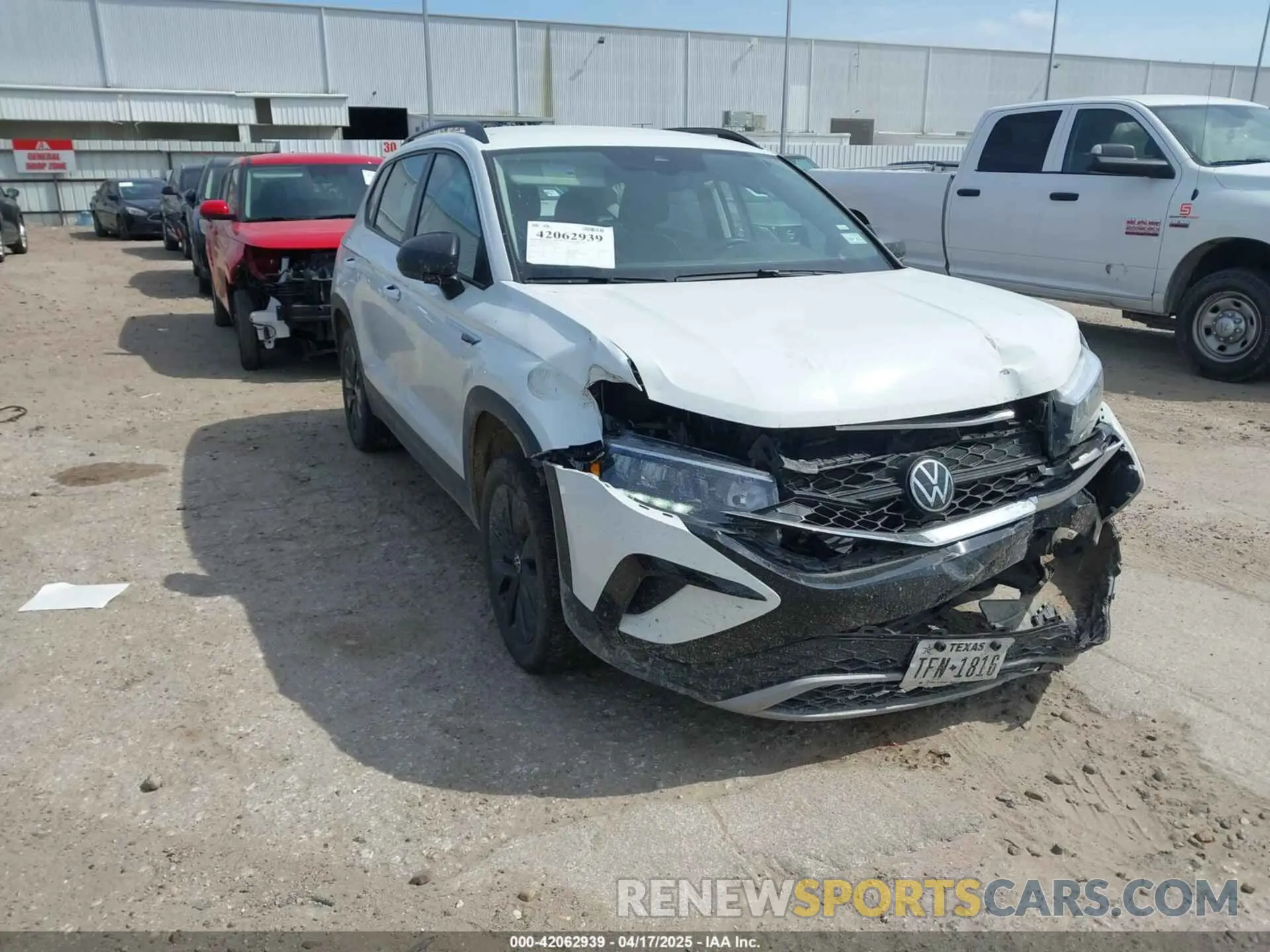 1 Фотография поврежденного автомобиля 3VV5X7B28RM010019 VOLKSWAGEN TAOS 2024