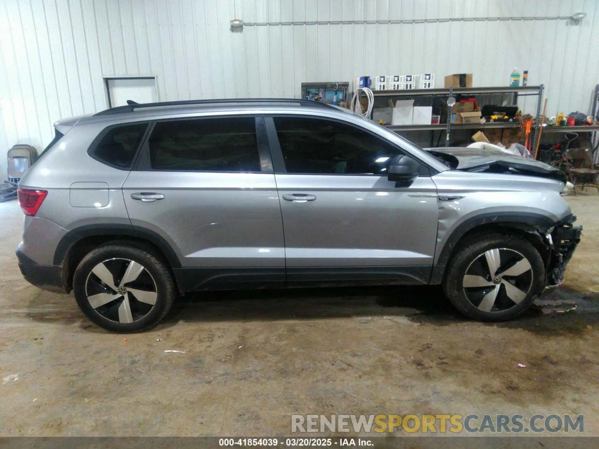 14 Photograph of a damaged car 3VV8X7B24RM072580 VOLKSWAGEN TAOS 2024