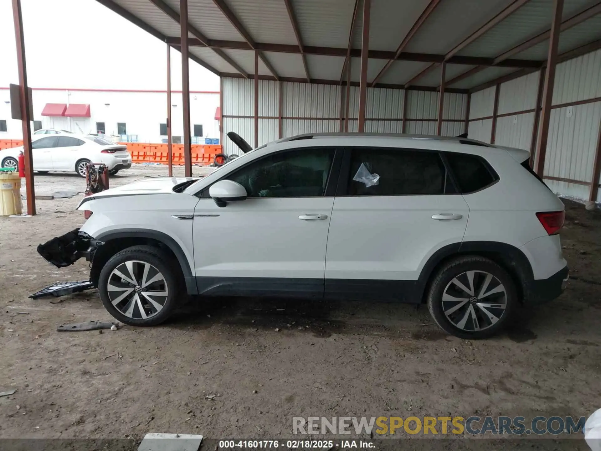 14 Photograph of a damaged car 3VVEX7B20RM002688 VOLKSWAGEN TAOS 2024